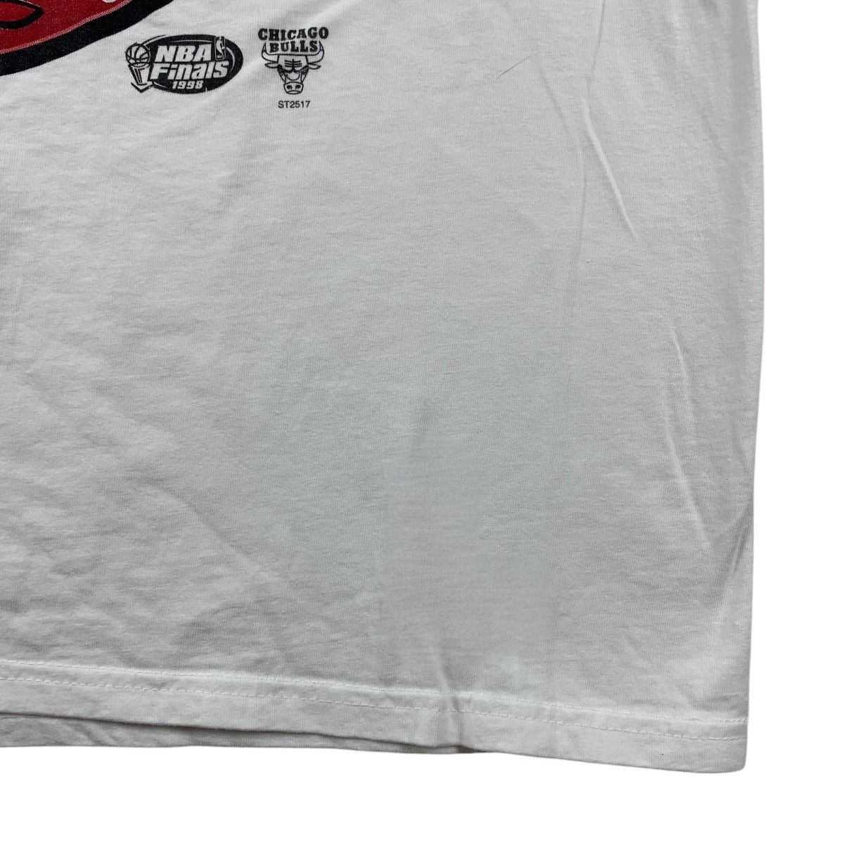 NBA Vintage 90s CHICAGO BULLS 1998 champions tee Size US L / EU 52-54 / 3 - 9 Thumbnail