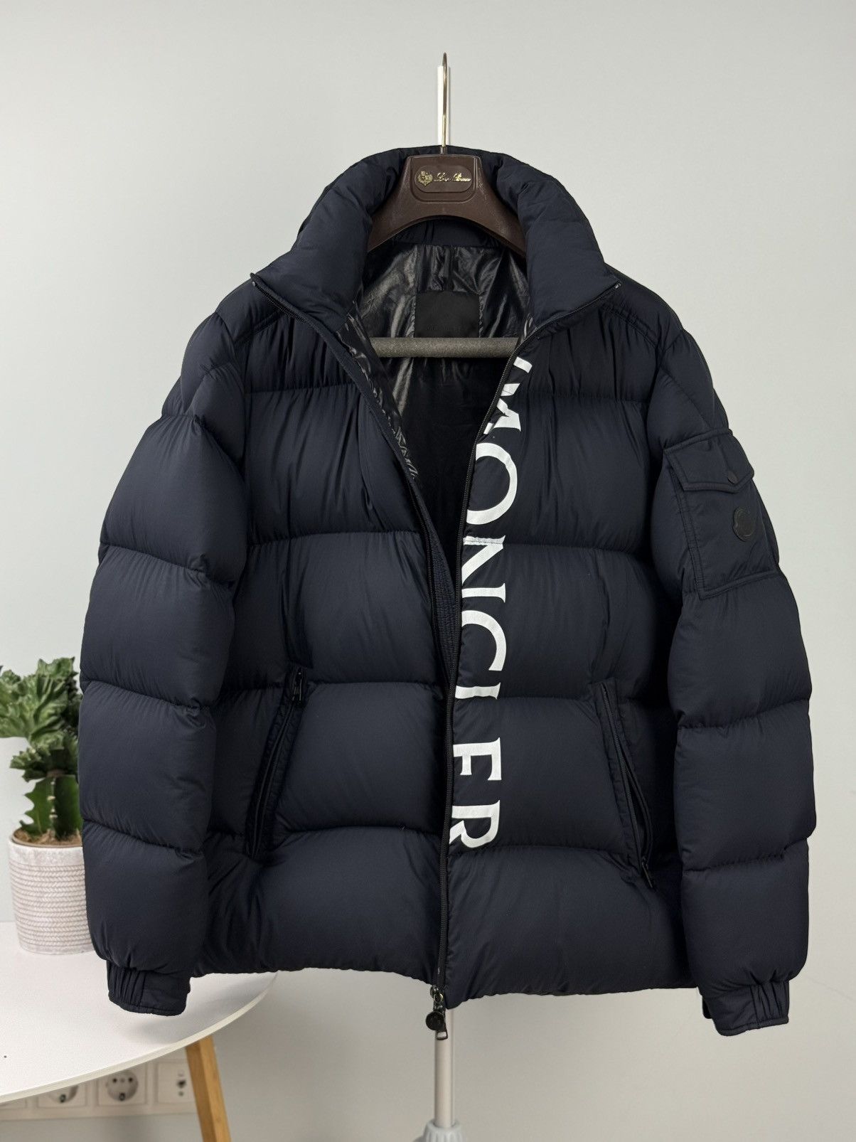 Moncler Moncler Puffer Jacket Nylon Maures Large Logo print moncler Size US L / EU 52-54 / 3 - 9 Thumbnail