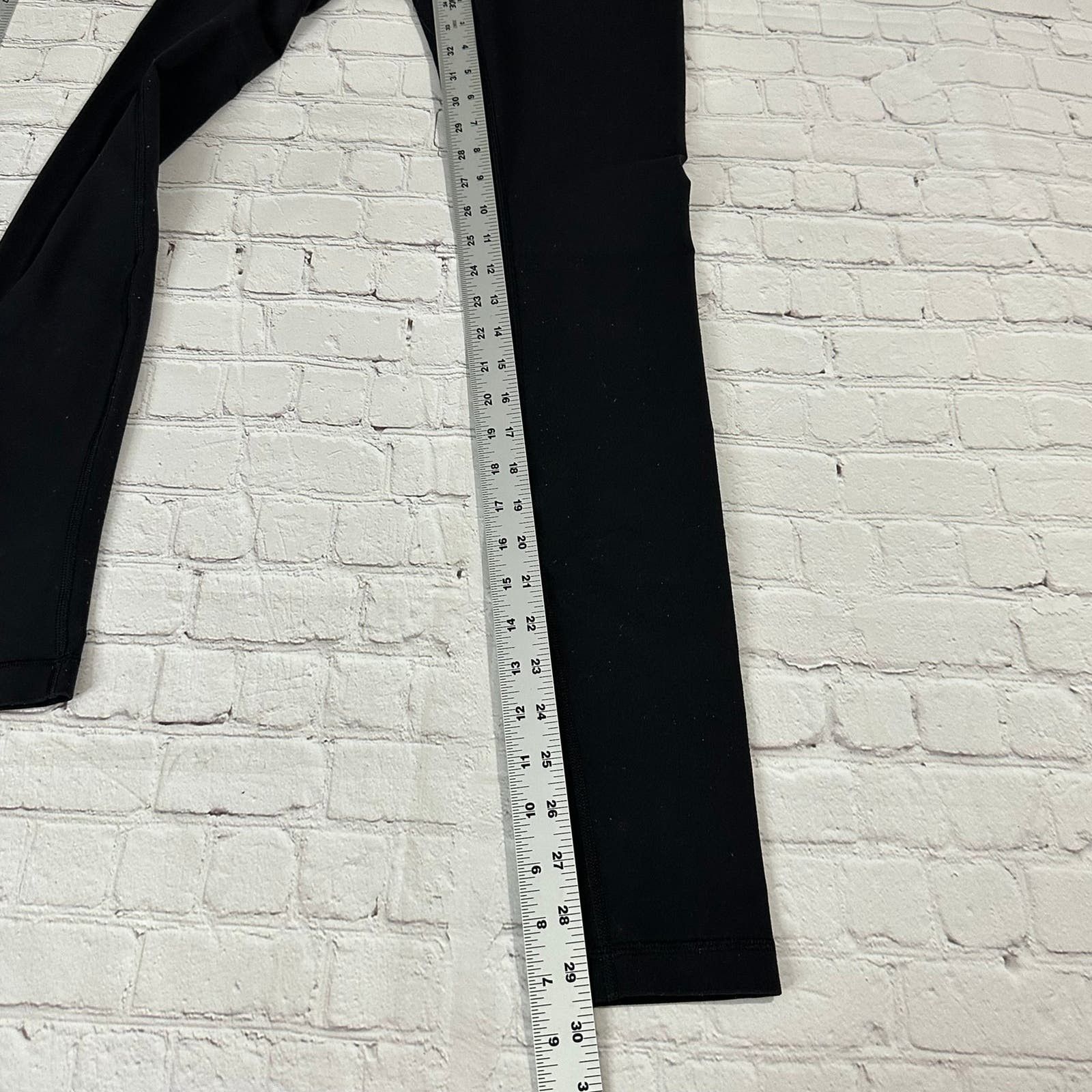 Lululemon Black full length Lululemon Leggings Size 27" / US 4 / IT 40 - 7 Thumbnail