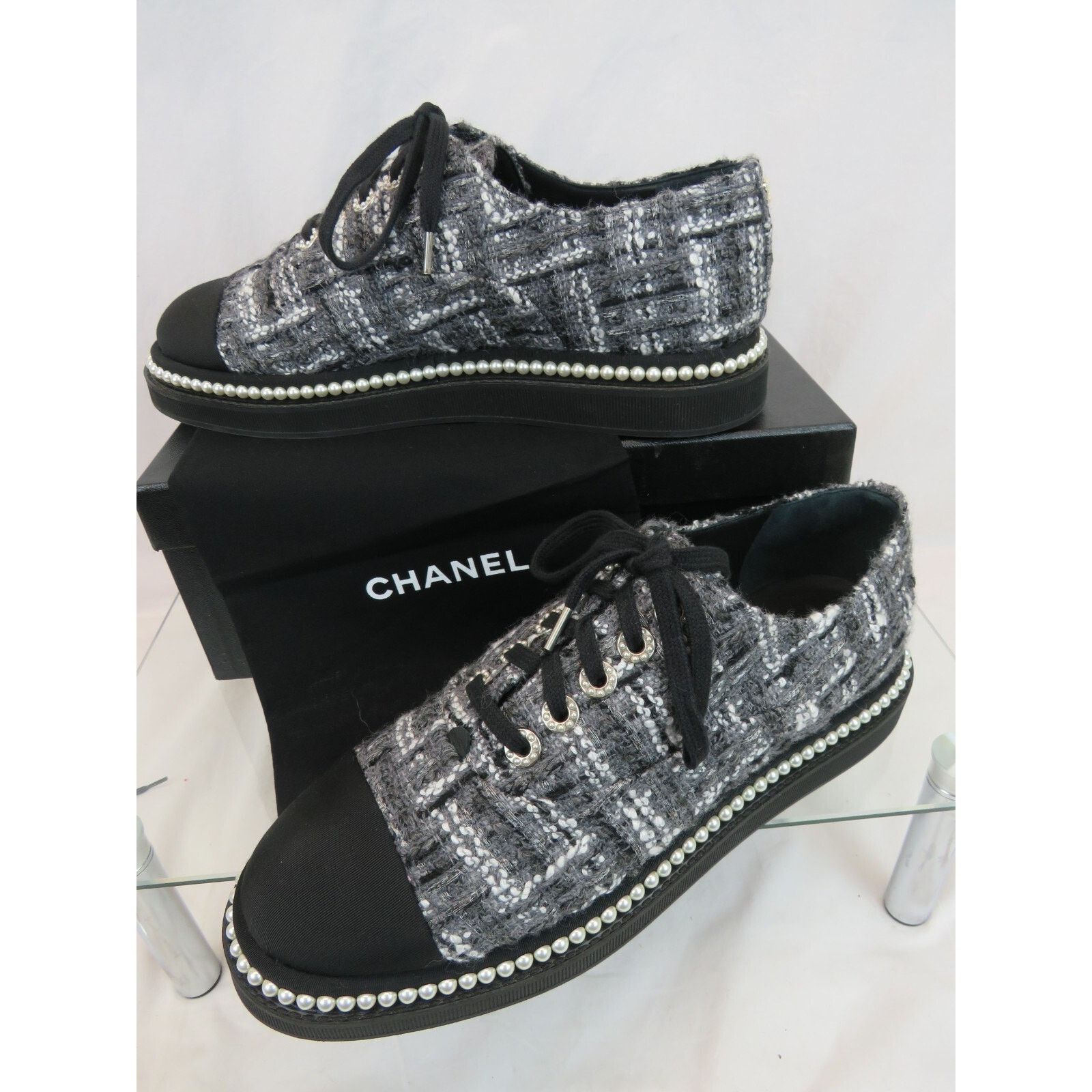 Chanel CHANEL G32357 GRAY TWEED CC LOGO PEARLS FLATS OXFORDS 41.5 Size US 11.5 / IT 41.5 - 1 Thumbnail