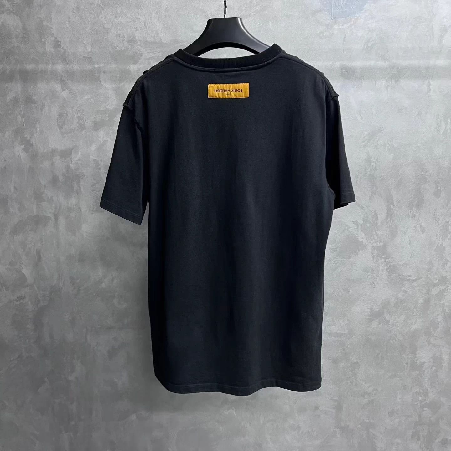 Louis Vuitton Louis Vuitton Black Logo Embroidered Short-Sleeve Tee XL Size US XL / EU 56 / 4 - 2 Thumbnail