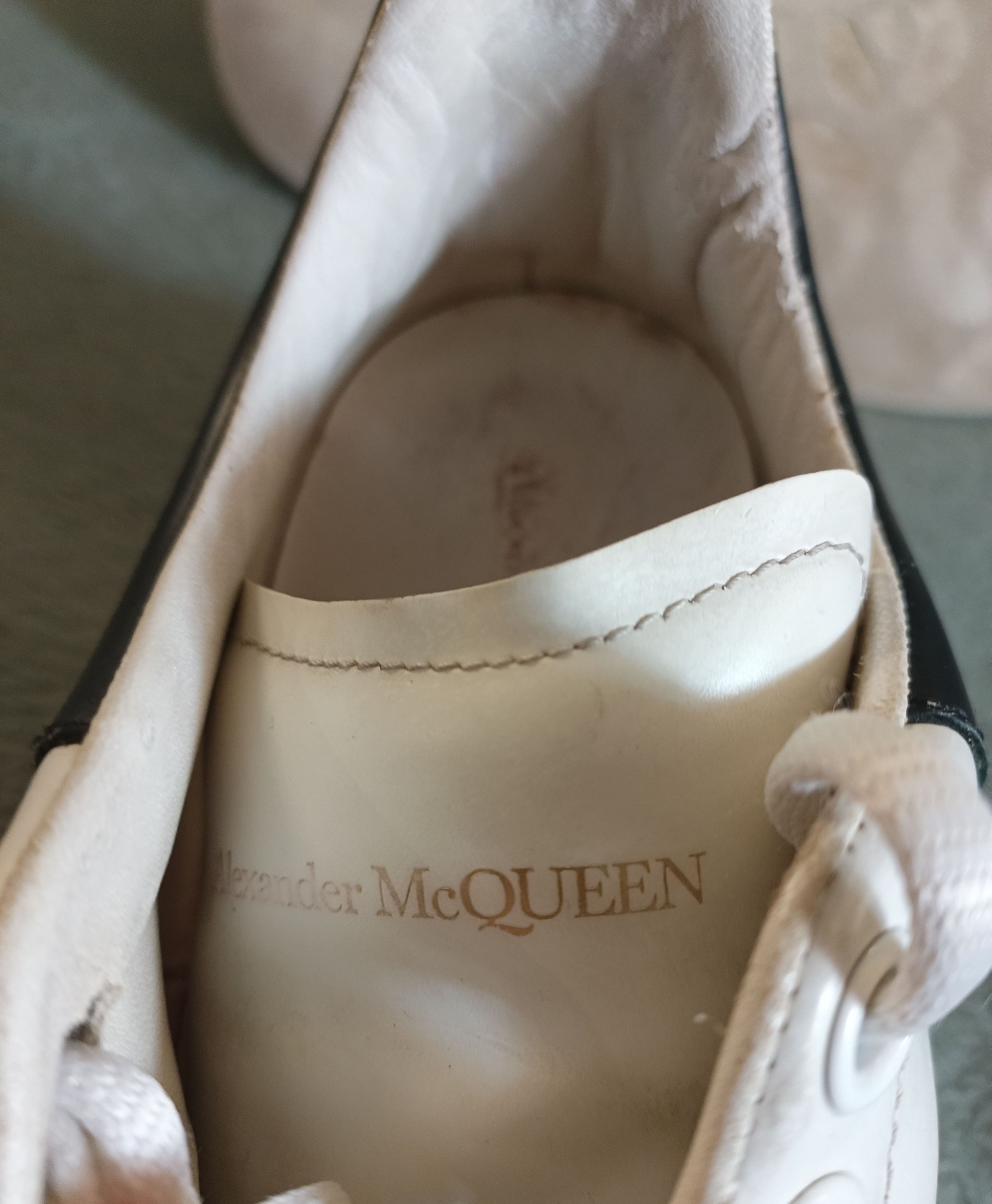 Alexander McQueen Alexander McQueen Oversized Leather Sneakers EU41 Size US 7.5 / EU 40-41 - 10 Thumbnail