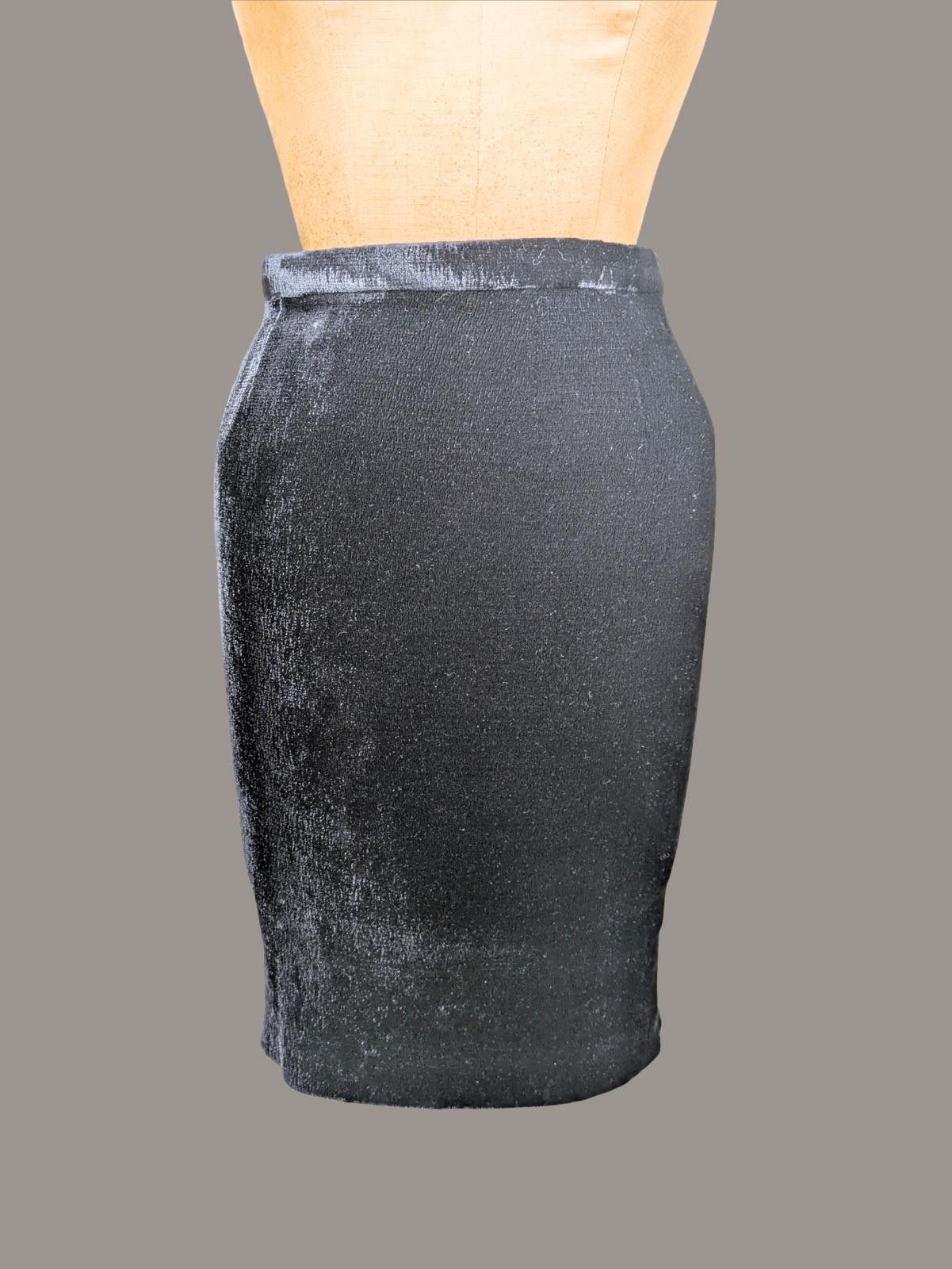 Karl Lagerfeld 1990's karl lagerfeld velvet skirt Size 28" / US 6 / IT 42 - 2 Thumbnail