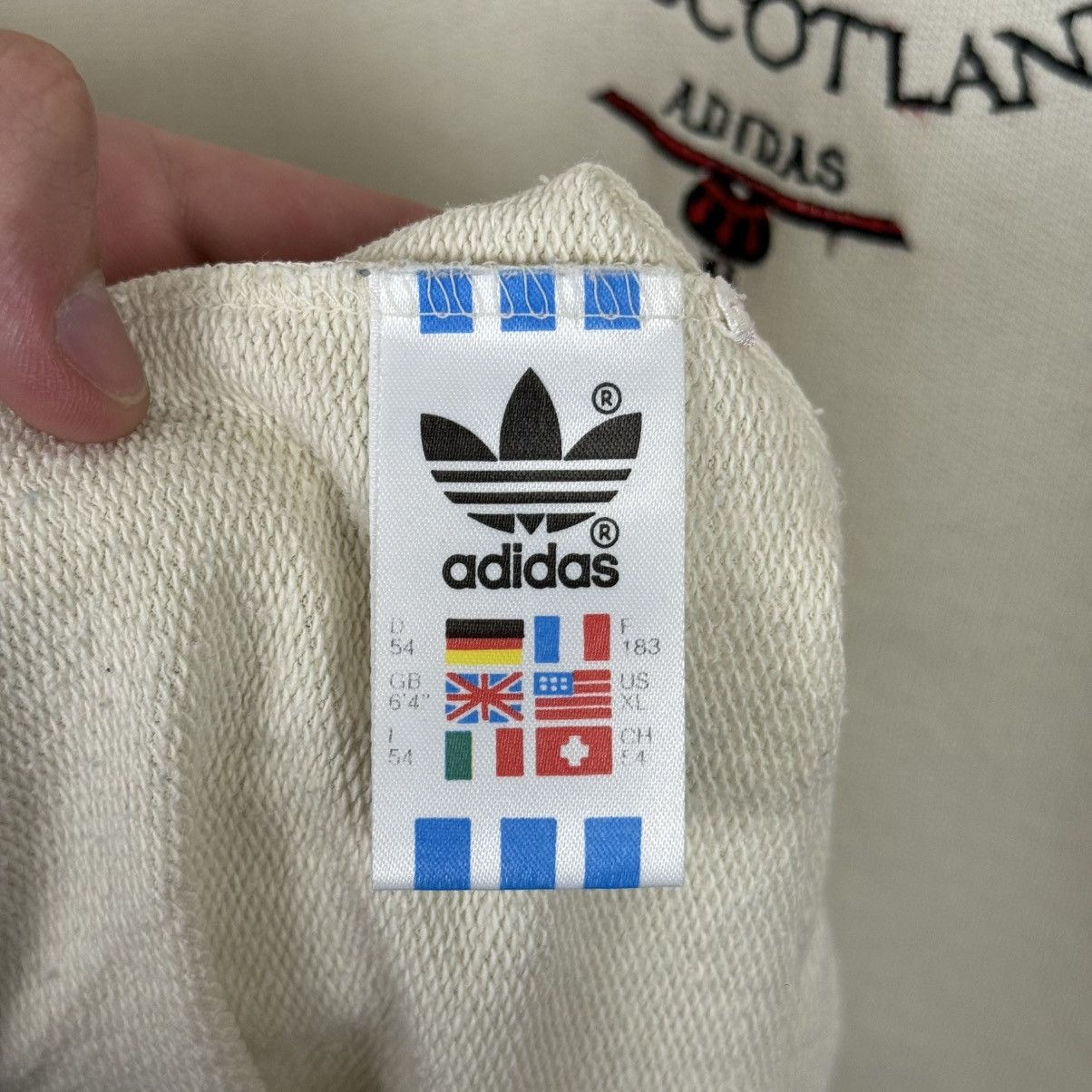 Adidas Vintage Adidas Old Scotland Sweartshirt Sz L Beige Mens Size US L / EU 52-54 / 3 - 24 Thumbnail