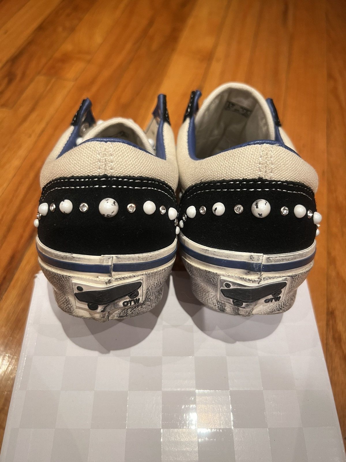 B22 ‘silver green’ Sz- 6M/7.5W