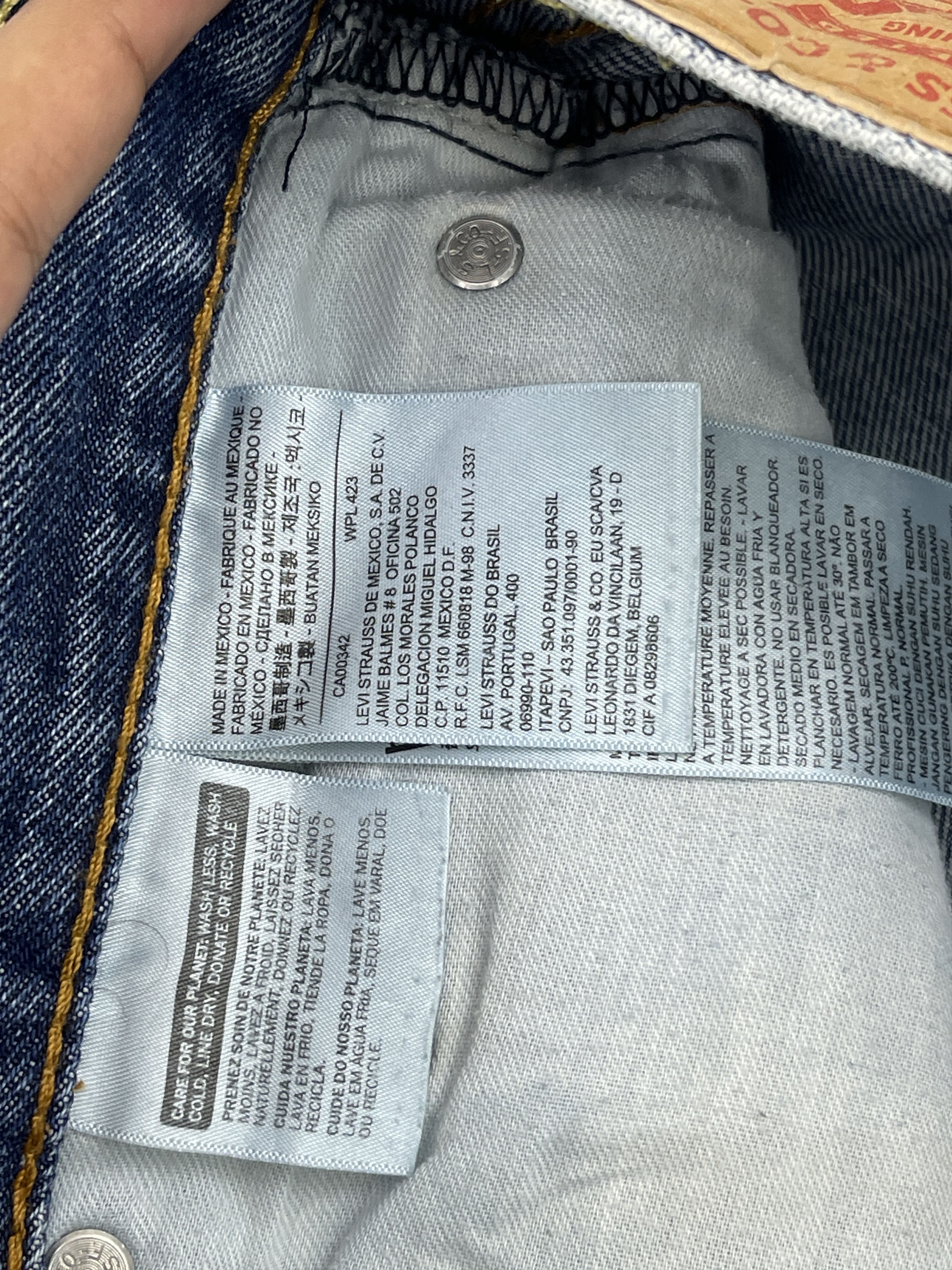 Levi's Distressed Faded Blue Vintage Levis 560 Jeans DP2555 Size US 31 - 7 Thumbnail