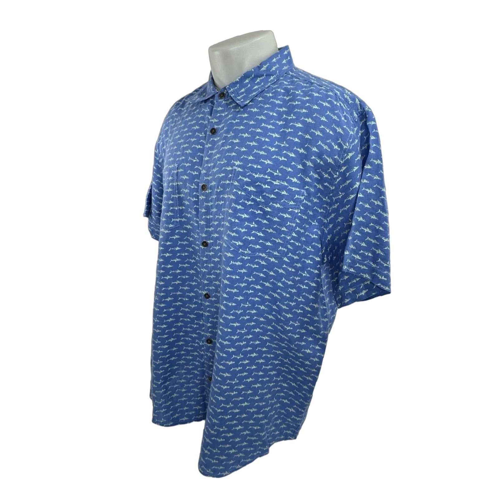 Carbon2Cobalt CARBON 2 COBALT LINEN Shark / Fish All Over XL Hawaiian Aloha Shirt Shirt Mens XL Blue Green Hawaiian 90s? (adjusted) Size US XL / EU 56 / 4 - 1 Thumbnail