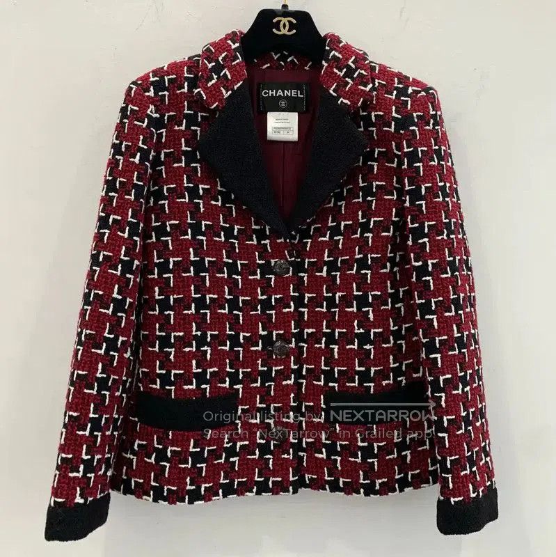 Chanel Chanel Red Wool Jacket for Women . Size XS / US 0-2 / IT 36-38 - 1 Thumbnail