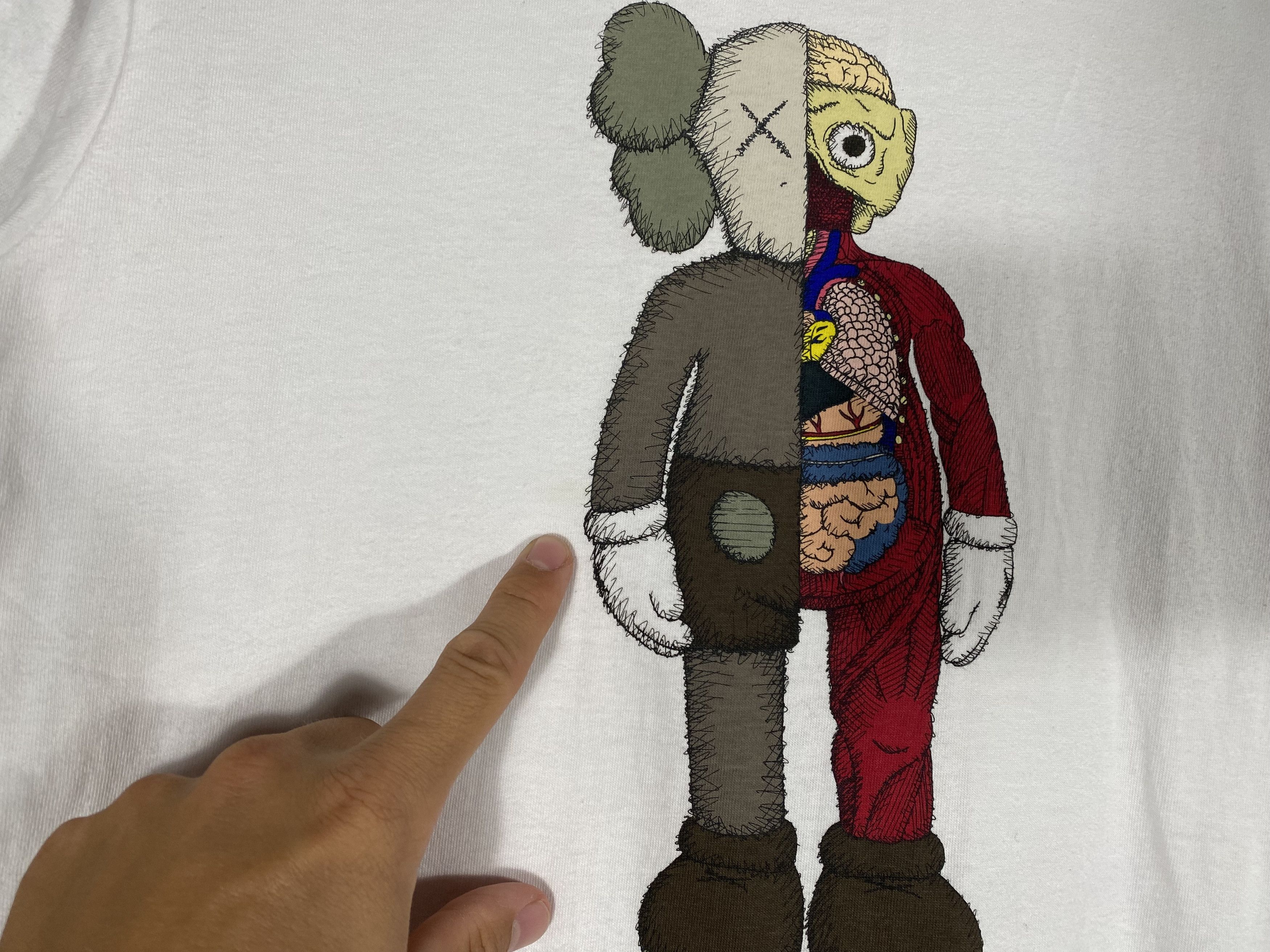 Kaws × Uniqlo Uniqlo x KAWS Flayed Companion T-shirt White Size US XS / EU 42 / 0 - 4 Thumbnail