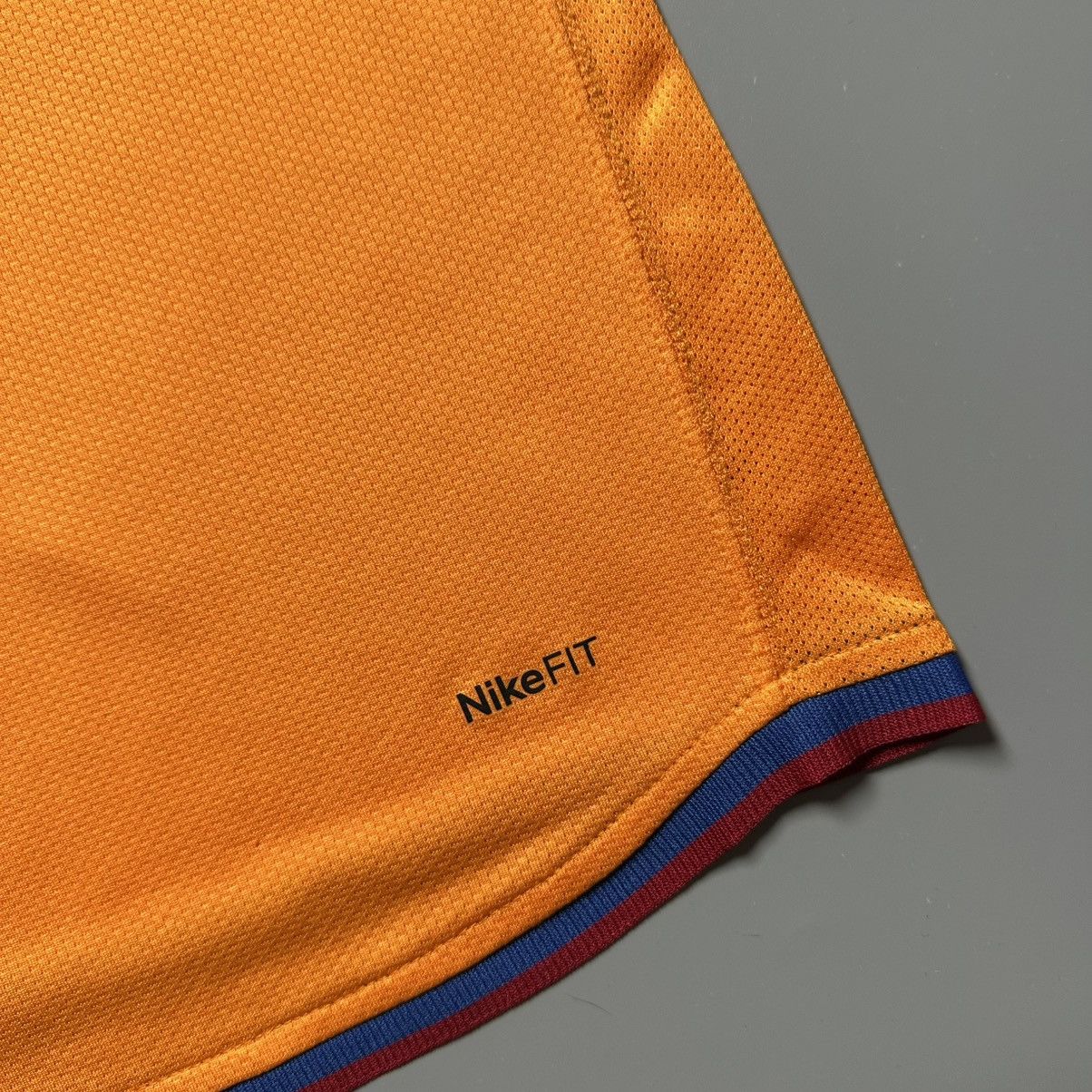 Nike BARCELONA NIKE 2007/2008 FOOTBALL AWAY JERSEY #10 RONALDINHO Size US L / EU 52-54 / 3 - 12 Thumbnail