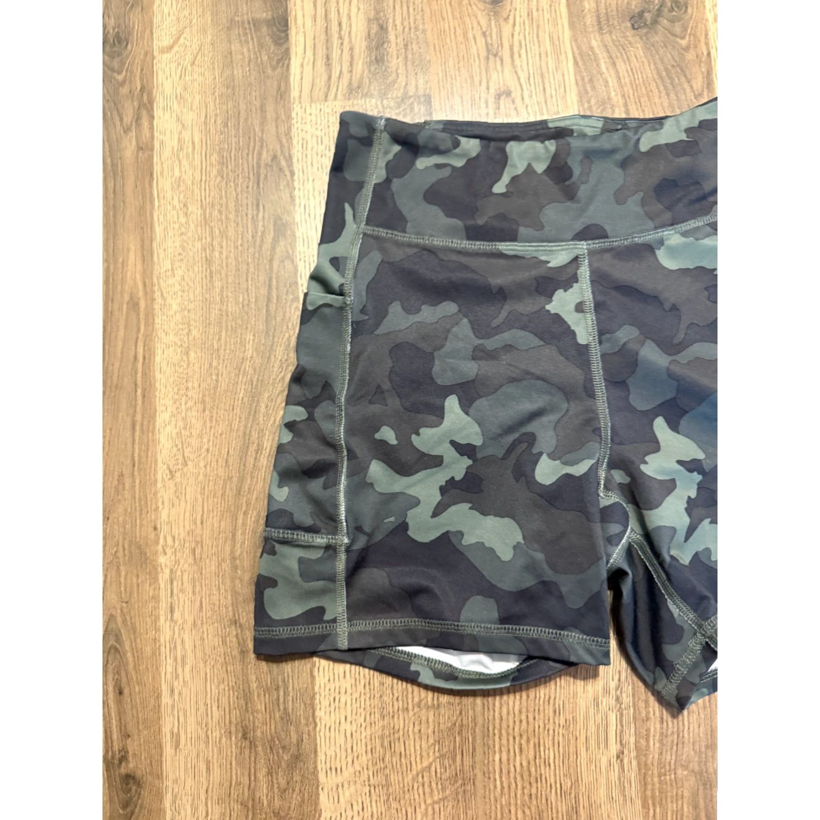 Tek Gear Tek Gear Workout Gear Shorts Womens Medium Green Black Camouflage Bike Shorts Size 32" / US 10 / IT 46 - 3 Thumbnail