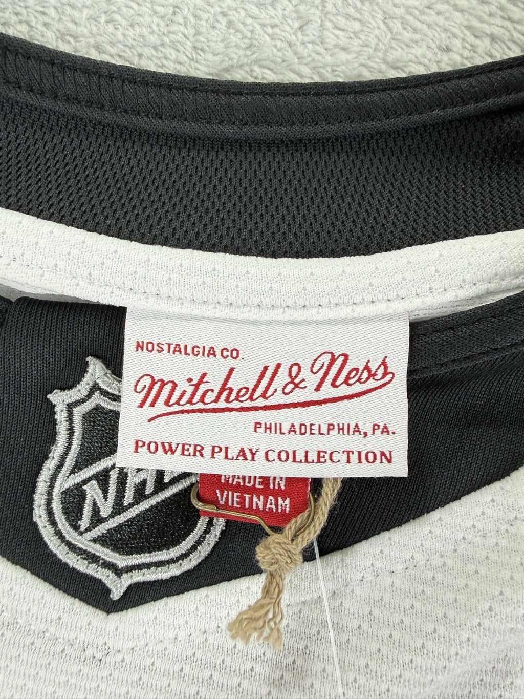 Mitchell & Ness Mitchell & Ness NWT Men's Sz Large Austin Matthews 2019 NHL Size US L / EU 52-54 / 3 - 2 Thumbnail