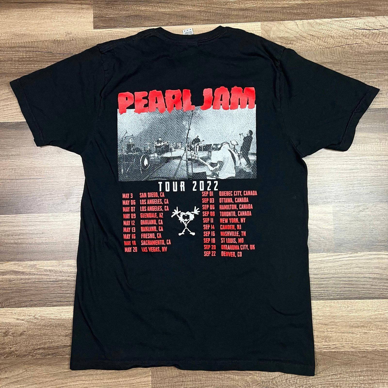Gildan Pearl Jam 2022 US Tour Official T-Shirt Size Medium Size US M / EU 48-50 / 2 - 2 Thumbnail