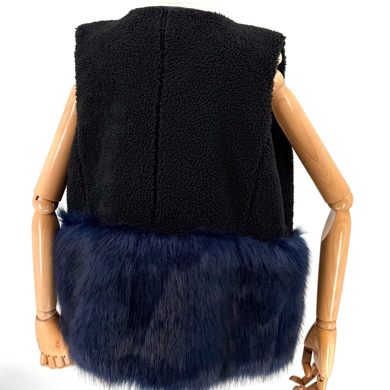 Saks Fifth Avenue Saks Fifth Avenue Black Blue Sherpa Faux Fur Open Front Vest Size L / US 10 / IT 46 - 3 Thumbnail