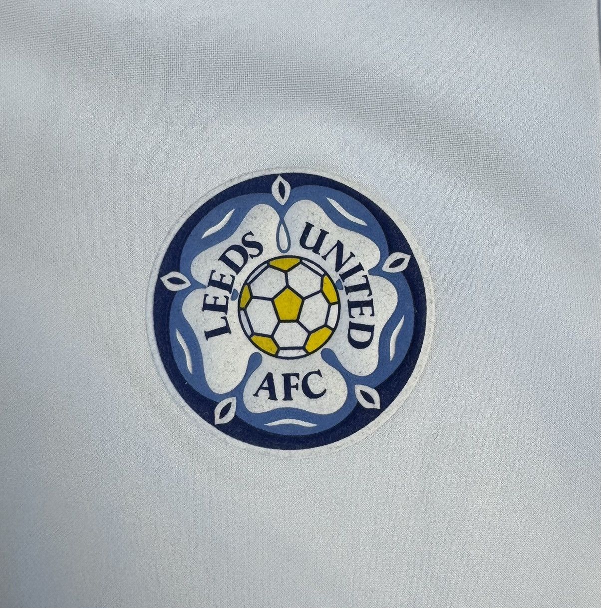 Other Leeds United 1993 1995 Home Football Shirt Soccer Jersey Size US L / EU 52-54 / 3 - 4 Thumbnail