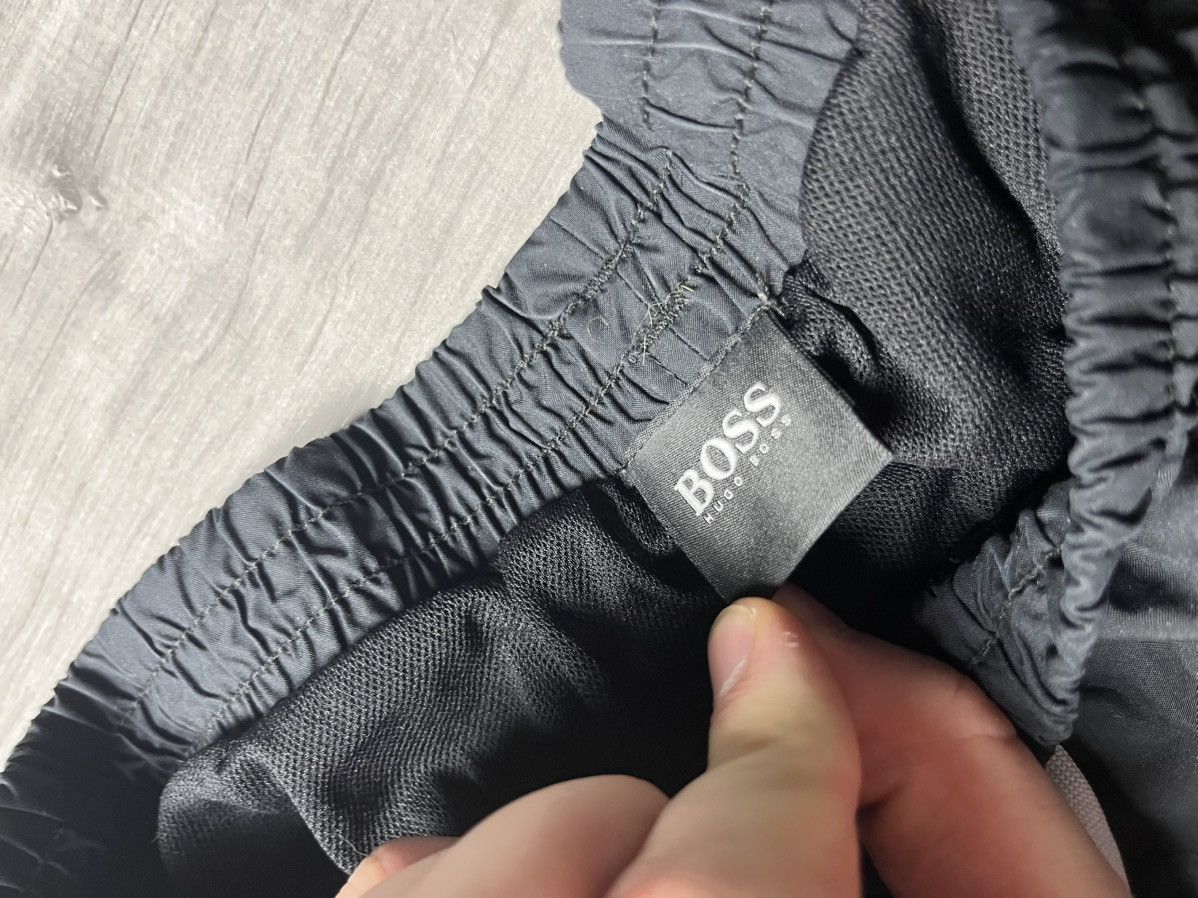 Hugo Boss Hugo boss shorts swimming size Small Size US 30 / EU 46 - 3 Thumbnail