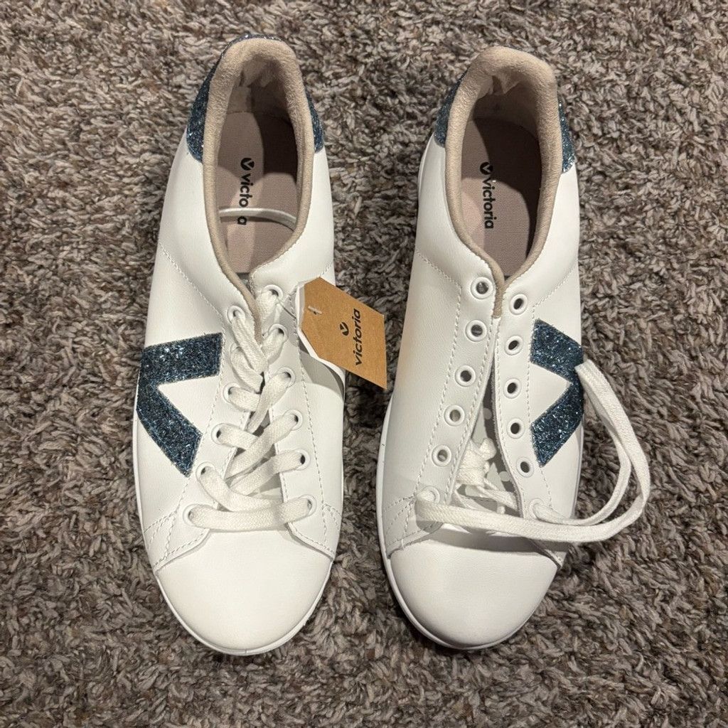 Victoria's Secret Women's White and Blue Victoria Sneakers Size US 10 / IT 40 - 1 Thumbnail