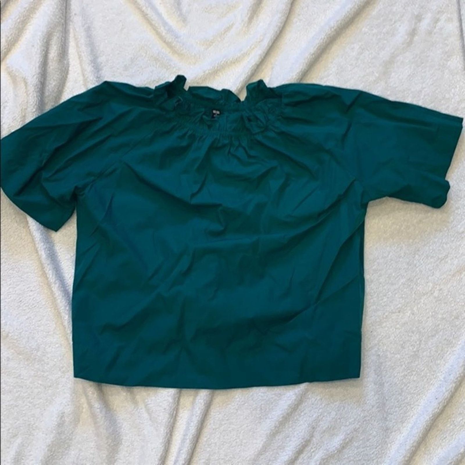 Uniqlo Uniqlo Kelly Green Rouched Off-Shoulder Blouse | Sz S Size S / US 4 / IT 40 - 2 Thumbnail