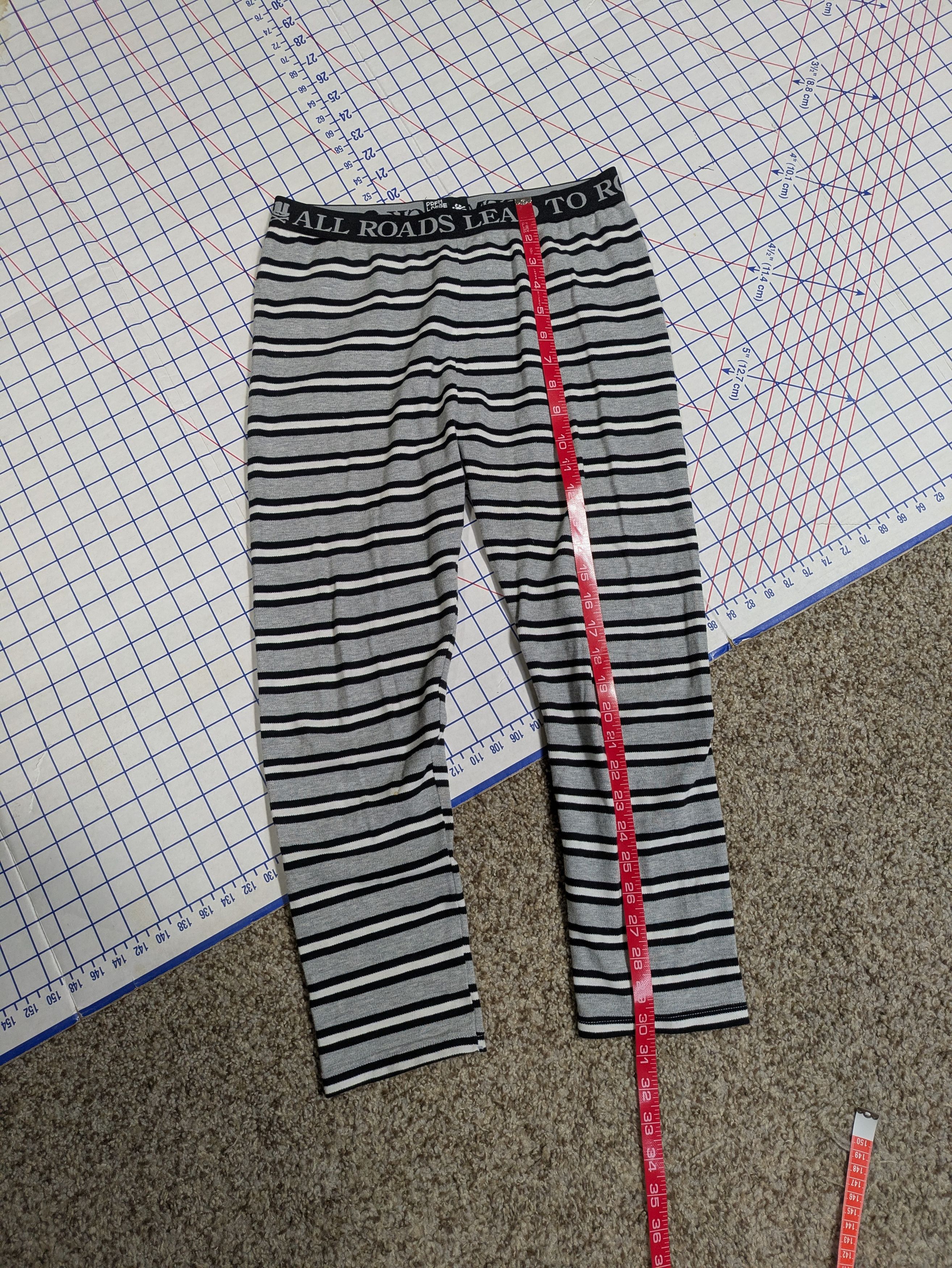 PPFM PPFM rock n roll grey and black striped leggings large Size US 32 / EU 48 - 3 Thumbnail