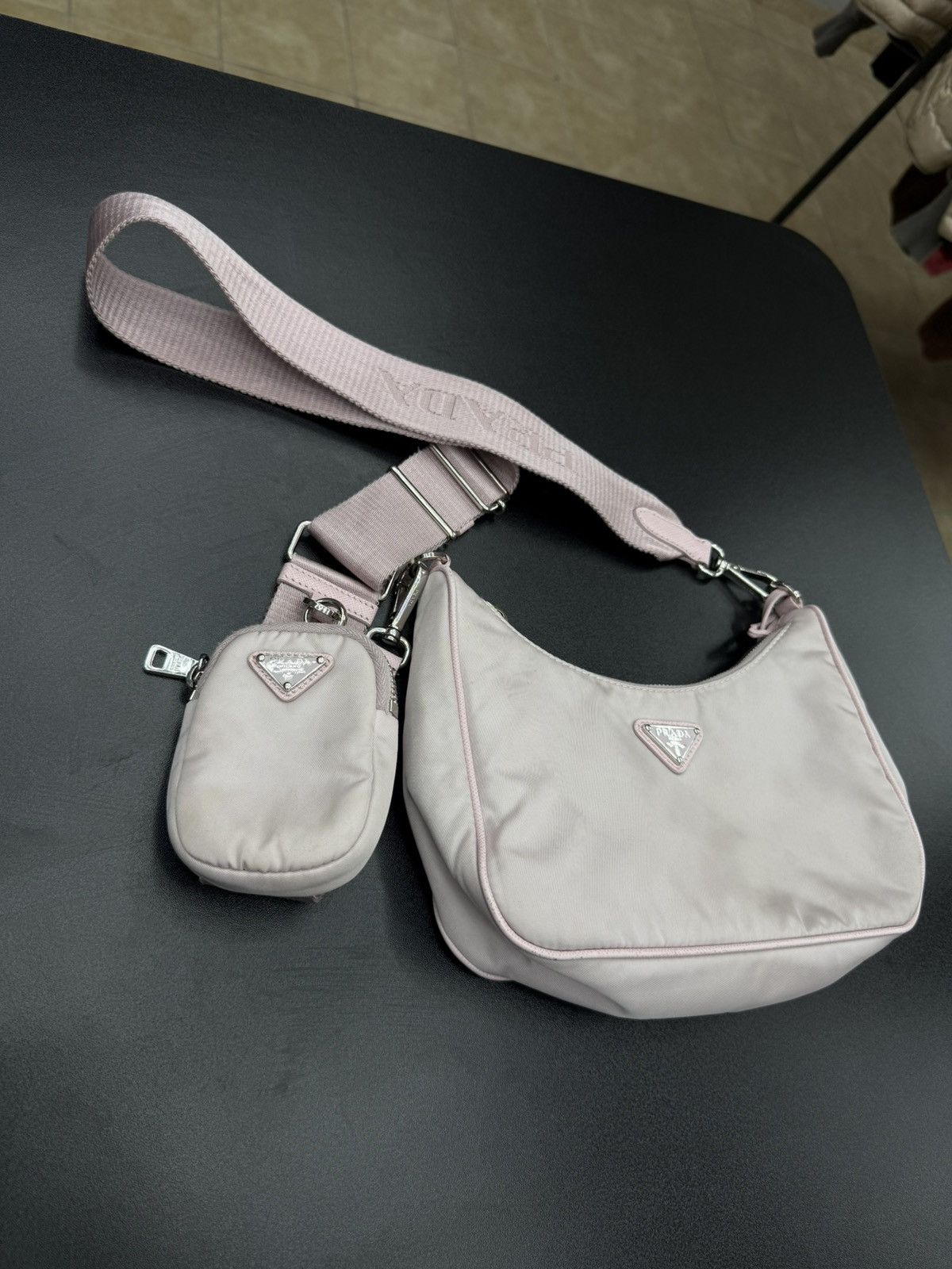 Prada Prada Re-Edition 2005 shoulder bag in pink Size ONE SIZE - 2 Thumbnail