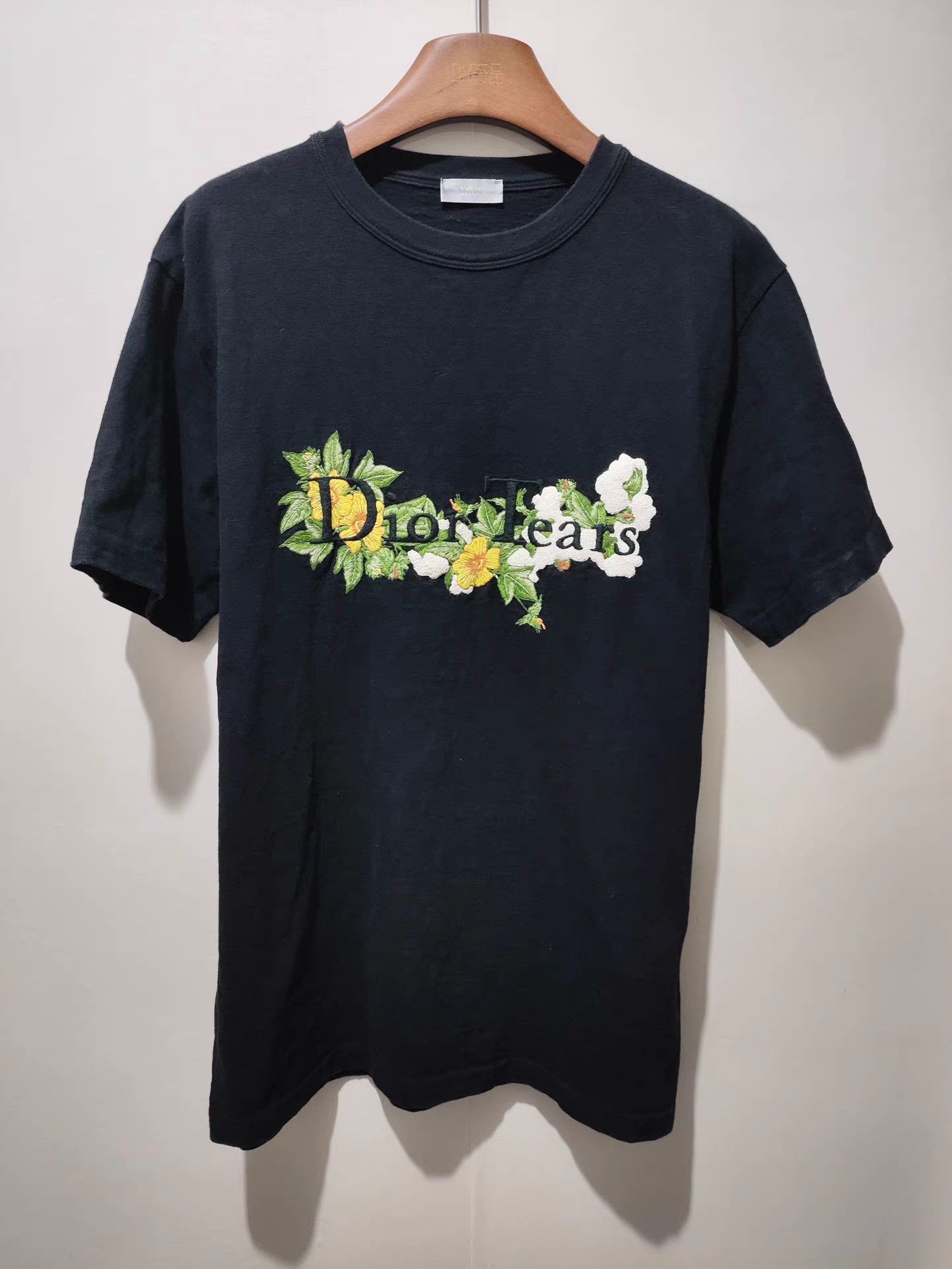 Dior DIOR SS23 Tears Embroidered Floral Crew Tee K13 Size US S / EU 44-46 / 1 - 1 Thumbnail