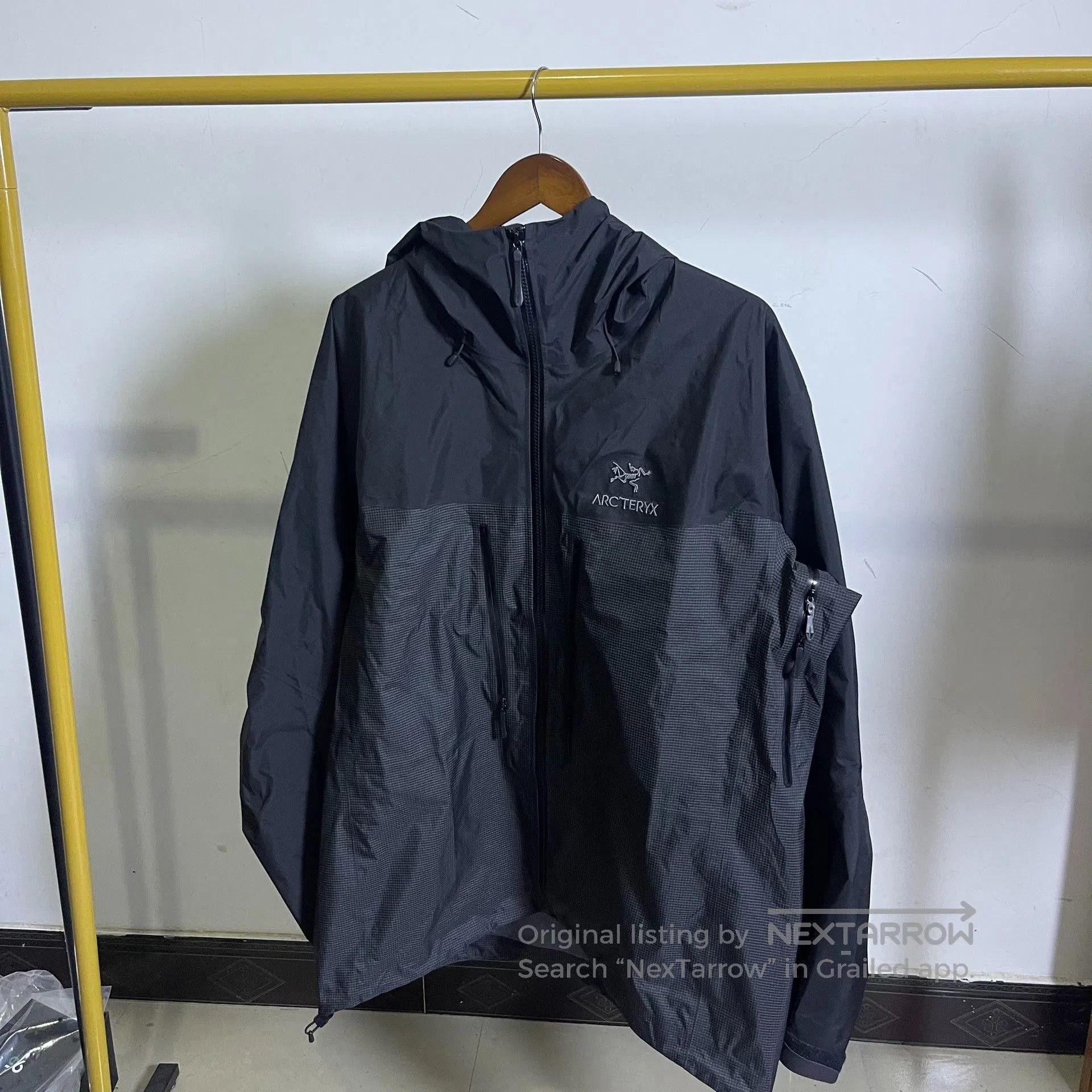Arc'teryx Arcteryx ALPHA Men's Running Jacket. Size US XL / EU 56 / 4 - 1 Thumbnail
