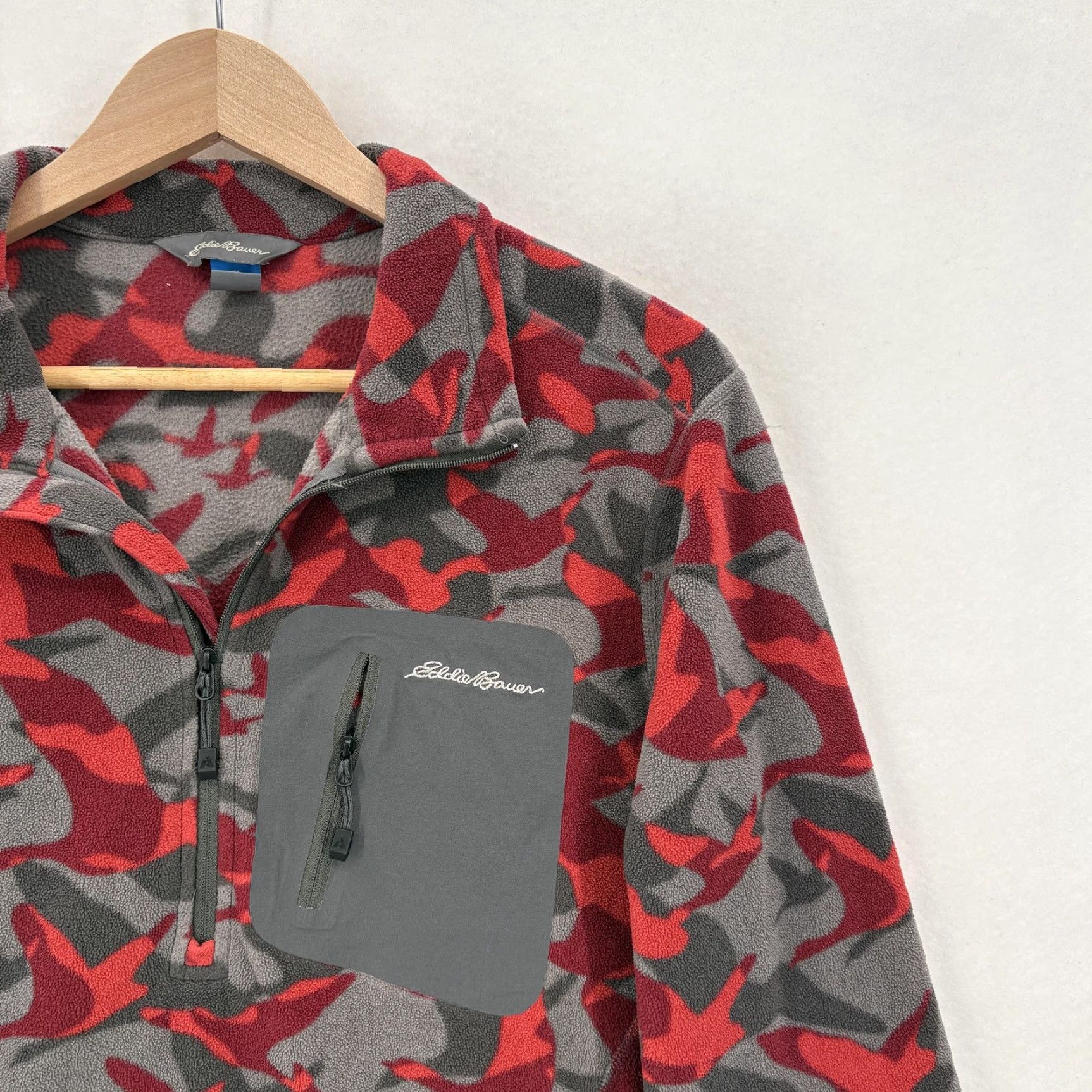 Eddie Bauer Eddie Bauer First Ascent Fleece Pullover Mens Medium Gray Red Camo 1/4 Zip Camp Size US M / EU 48-50 / 2 - 2 Thumbnail