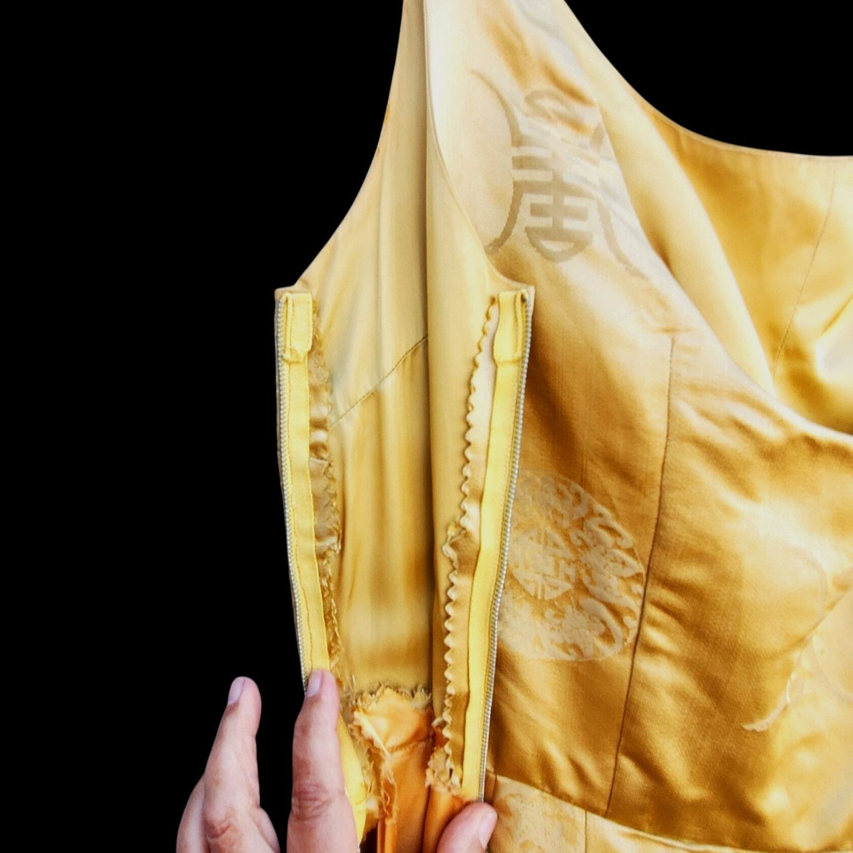 1950s Pin Up Wiggle Dress 10 Curvy Gold Chinese Brocade Rock
