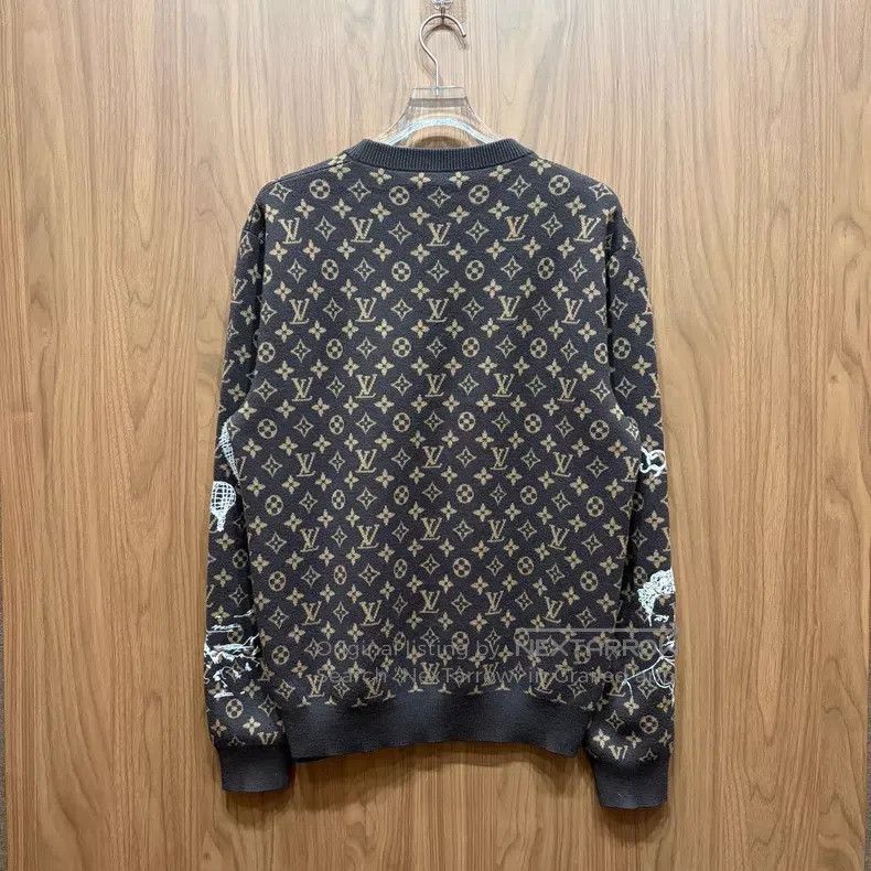 Louis Vuitton Louis Vuitton Full logo presbyopic stick figure embroidere Size US M / EU 48-50 / 2 - 2 Thumbnail