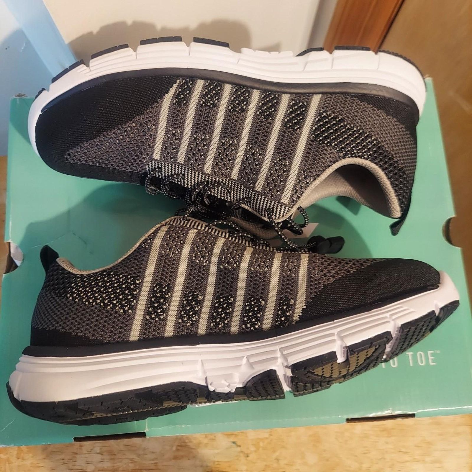 Apex Apex Bolt A7000 Men's US 7 X-Wide Knit Running Sneakers NWOT Size US 7 / EU 40 - 6 Thumbnail