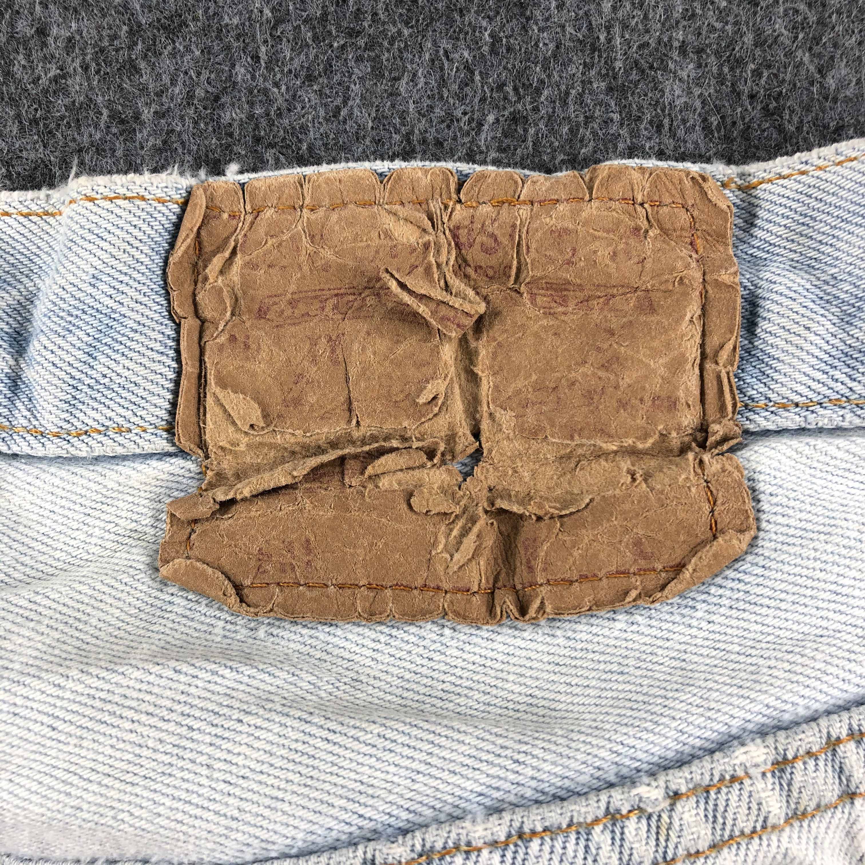 Levi's 90s Vintage Light Wash Levis 501 Jeans-J2621 Size US 32 / EU 48 - 5 Thumbnail