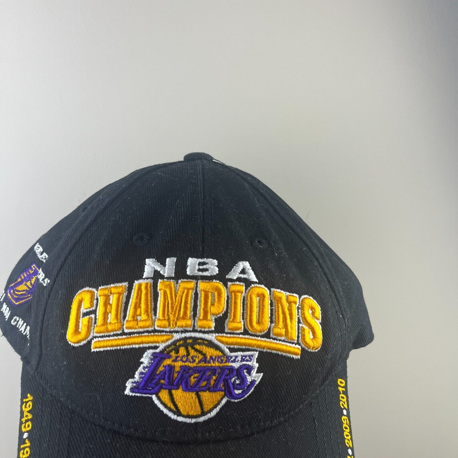 Adidas × Vintage Vintage Adidas NBA Los Angeles Lakers Strap Back Hat 16 time Size ONE SIZE - 2 Thumbnail