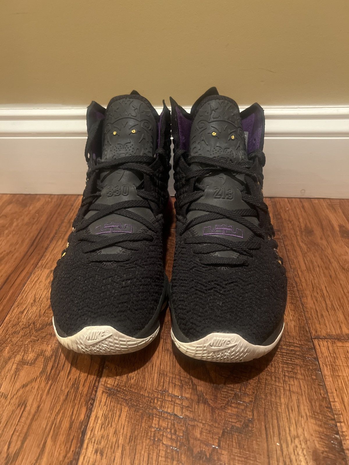 Nike NIKE LEBRON 17 XVII Air Max 2019 Jordan Lakers Yellow Purple Size US 12 / EU 45 - 5 Thumbnail