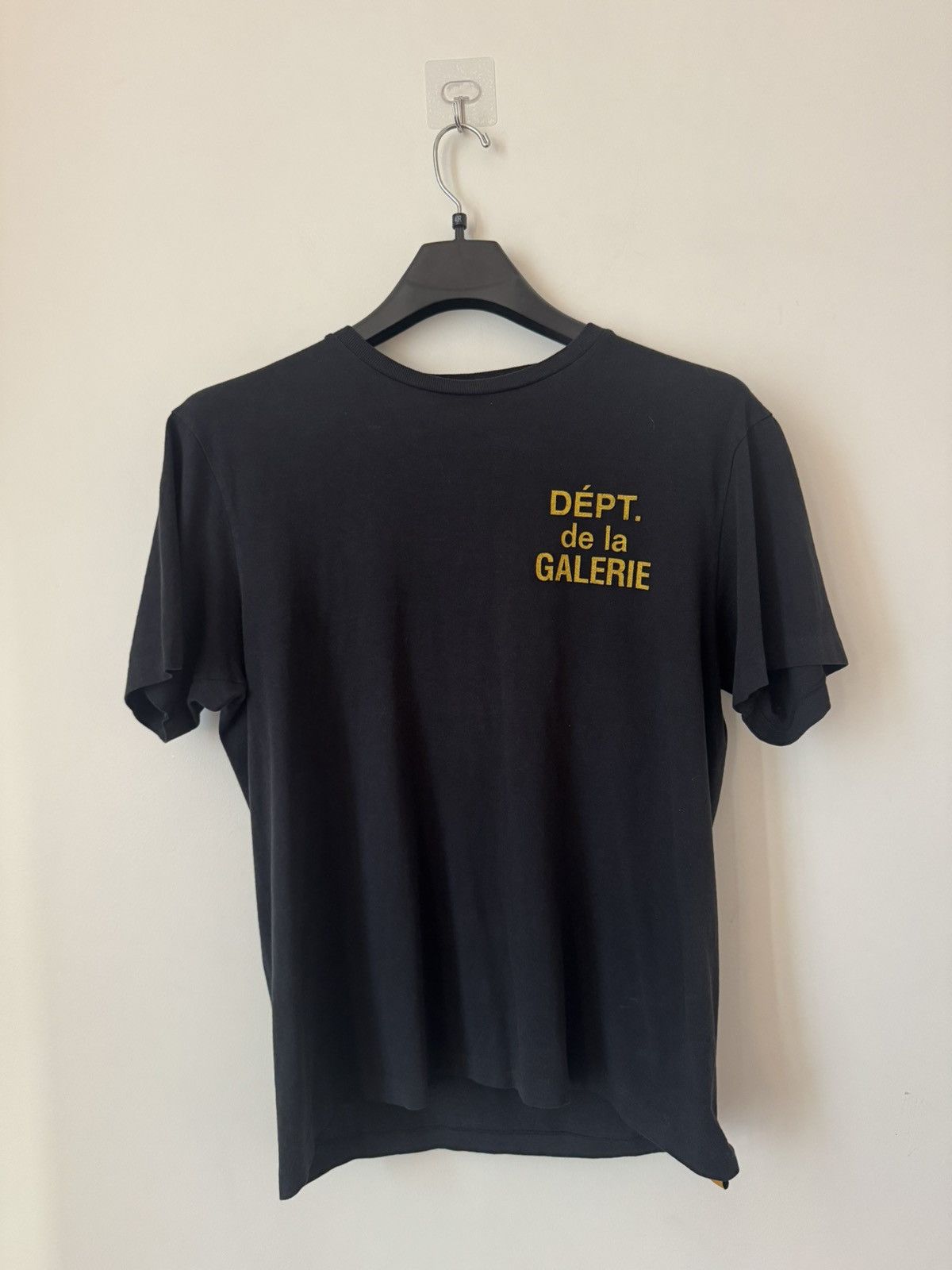 Gallery Dept. Gallery Dept. “Dépt. de la Galerie” Logo Tee size M Size US M / EU 48-50 / 2 - 2 Thumbnail