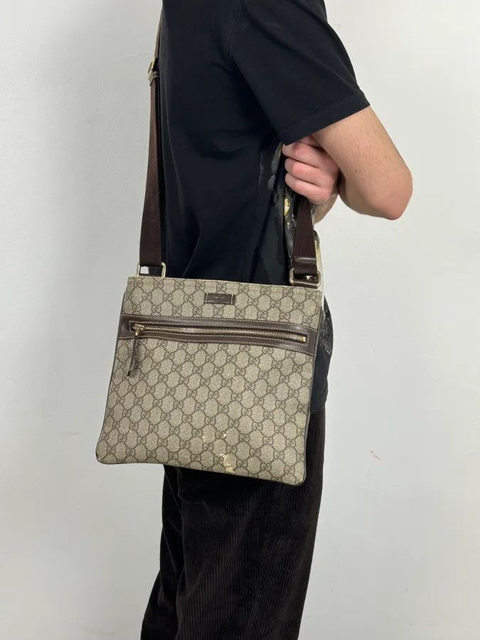 Gucci Gucci Beige Canvas Monogrammed Shoulder Bag Size ONE SIZE - 2 Thumbnail