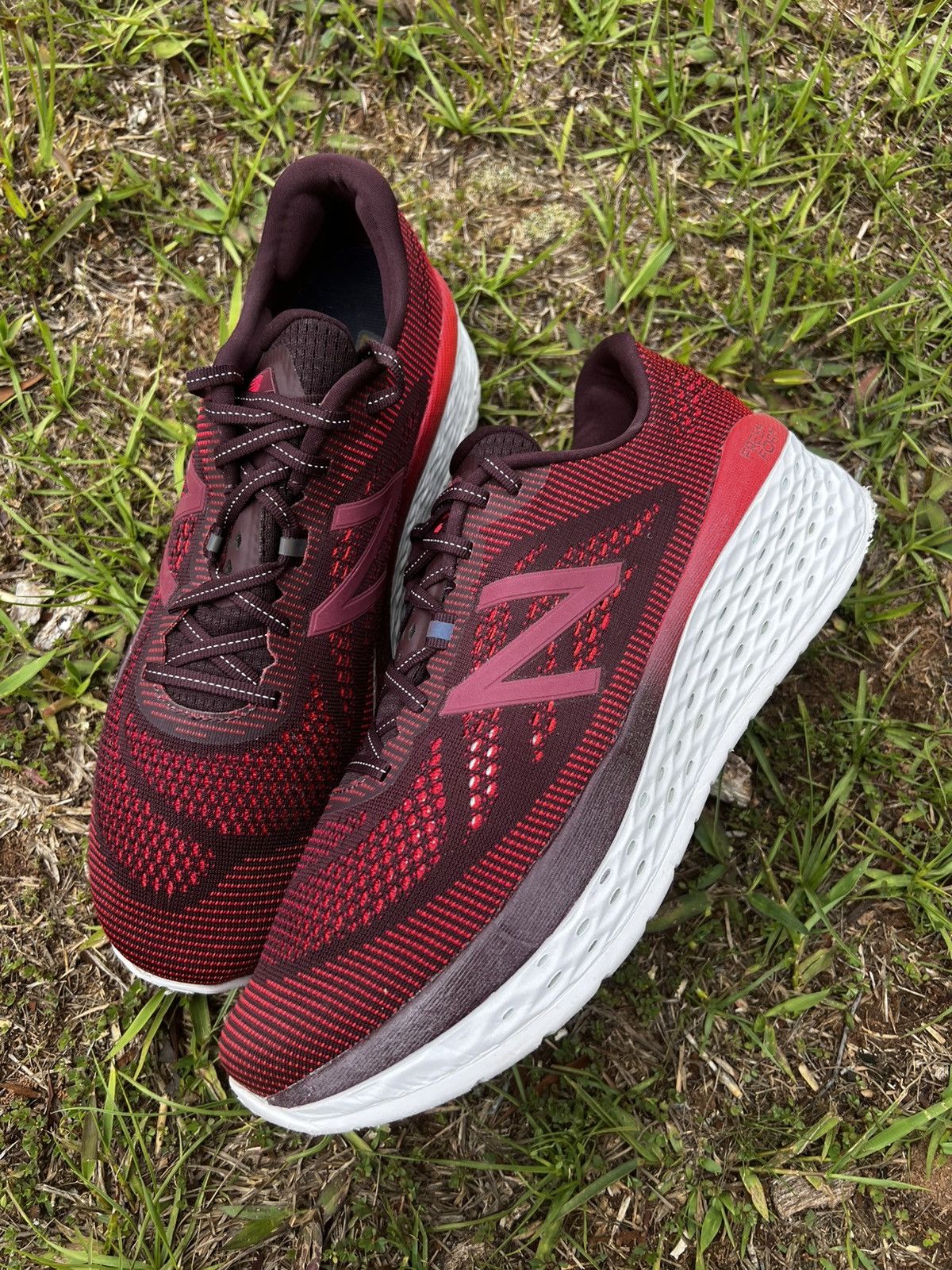 New Balance CLEAN New Balance size 12 Mens Red Fresh Foam More Running Size US 12 / EU 45 - 1 Thumbnail