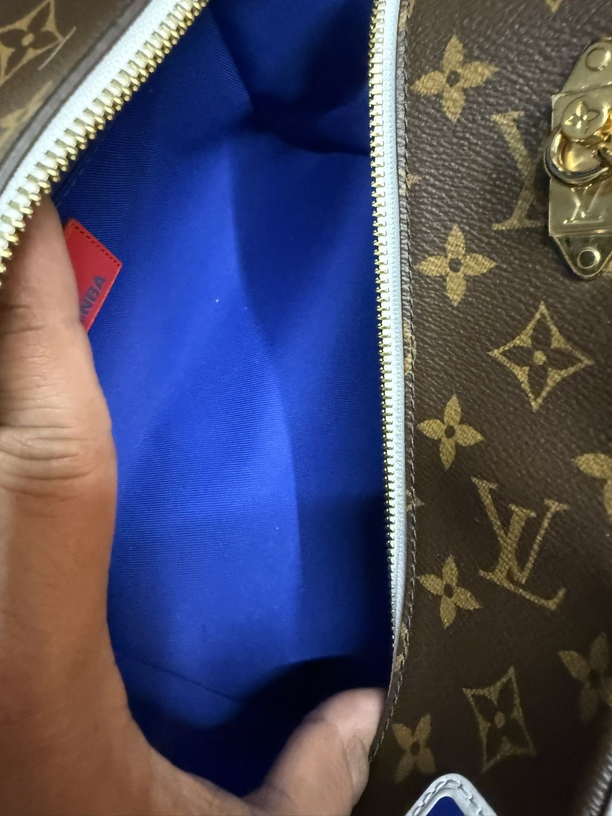 Louis Vuitton × NBA Louis Vuitton x NBA Cloakroom Dopp Kit Monogram Size ONE SIZE - 7 Thumbnail