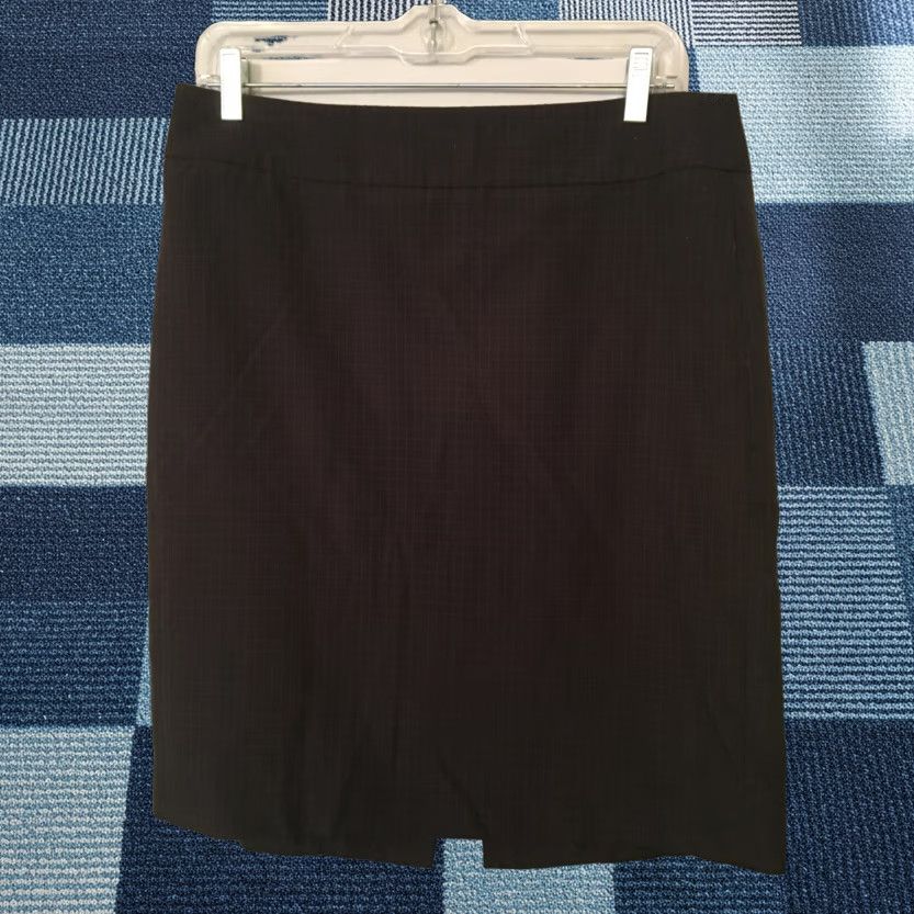 Vintage New York Clothing Skirt Women Brown Plaid Size 10 Knee-Length Pencil Pleated Back Zipper Lined Regular 16” Waist 22” Size 32" / US 10 / IT 46 - 1 Thumbnail