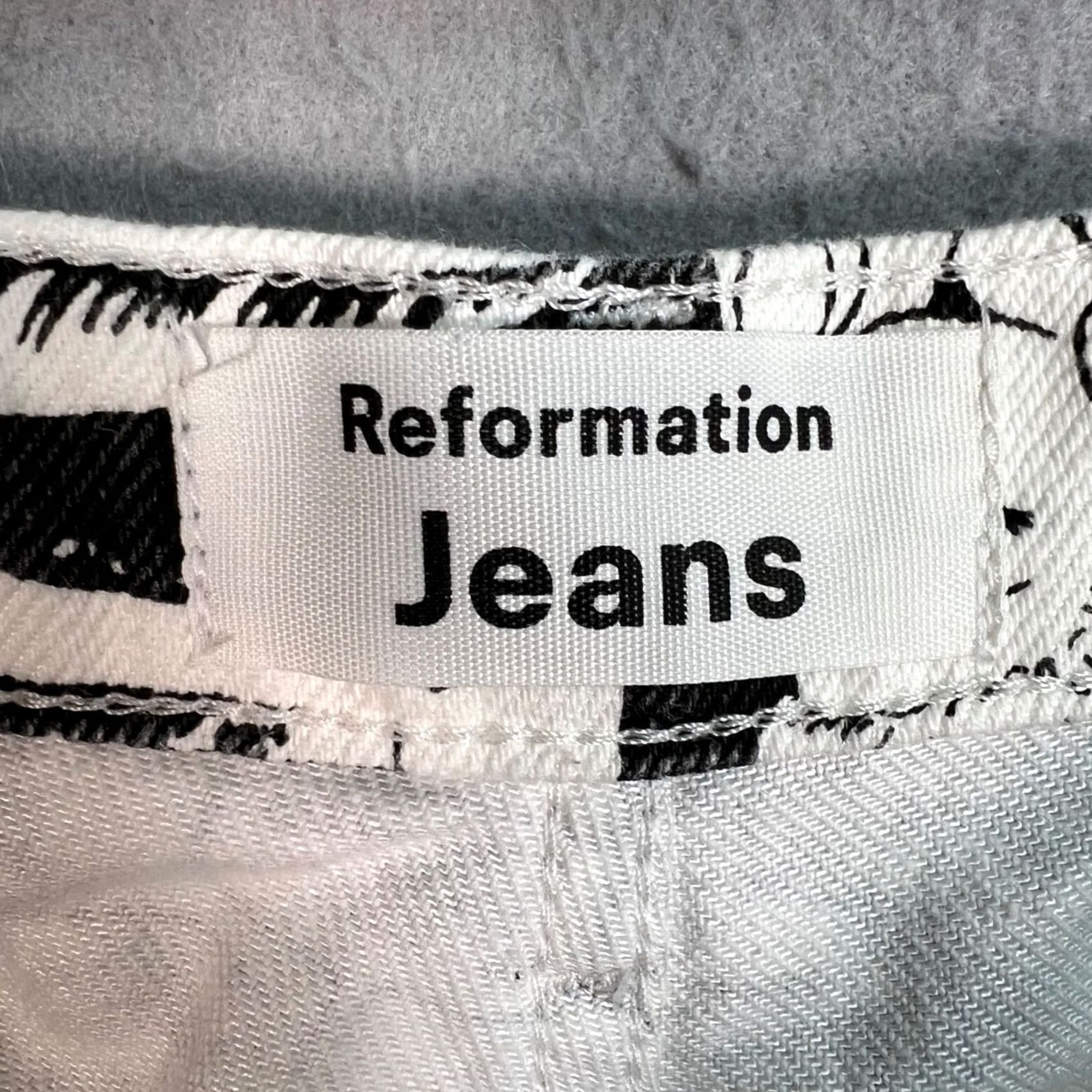 Reformation VINTAGE Reformation Jeans Denim High-Waisted Black & White Comic Print Womens 28 Jeans Size 28" / US 6 / IT 42 - 3 Thumbnail