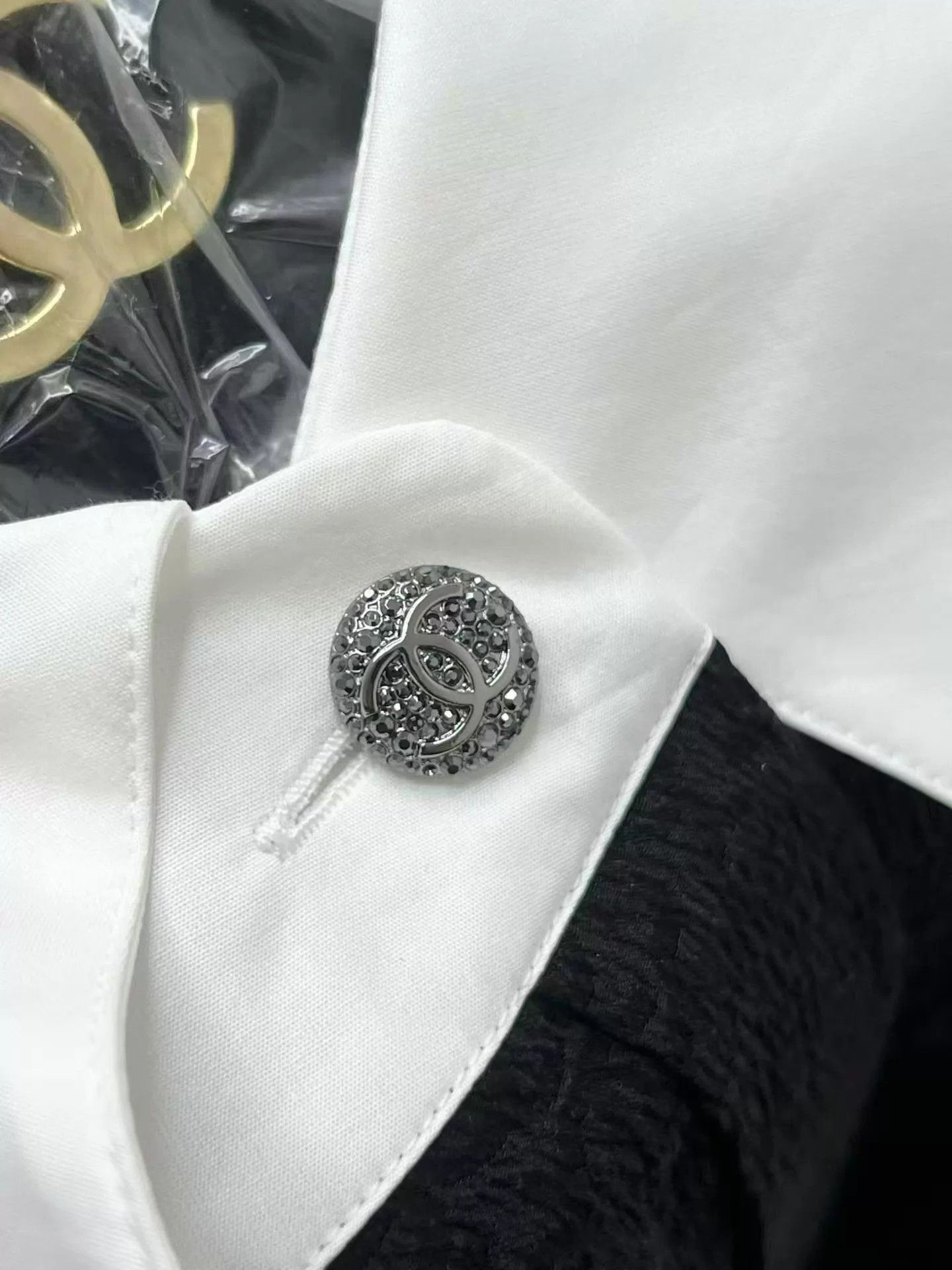 Chanel Chanel silk shirt NWT 40 Size S / US 4 / IT 40 - 4 Thumbnail