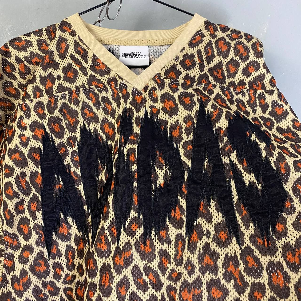 Adidas × Jeremy Scott Adidas Jeremy Scott SS12 Leopard Jersey Size L / US 10 / IT 46 - 4 Thumbnail