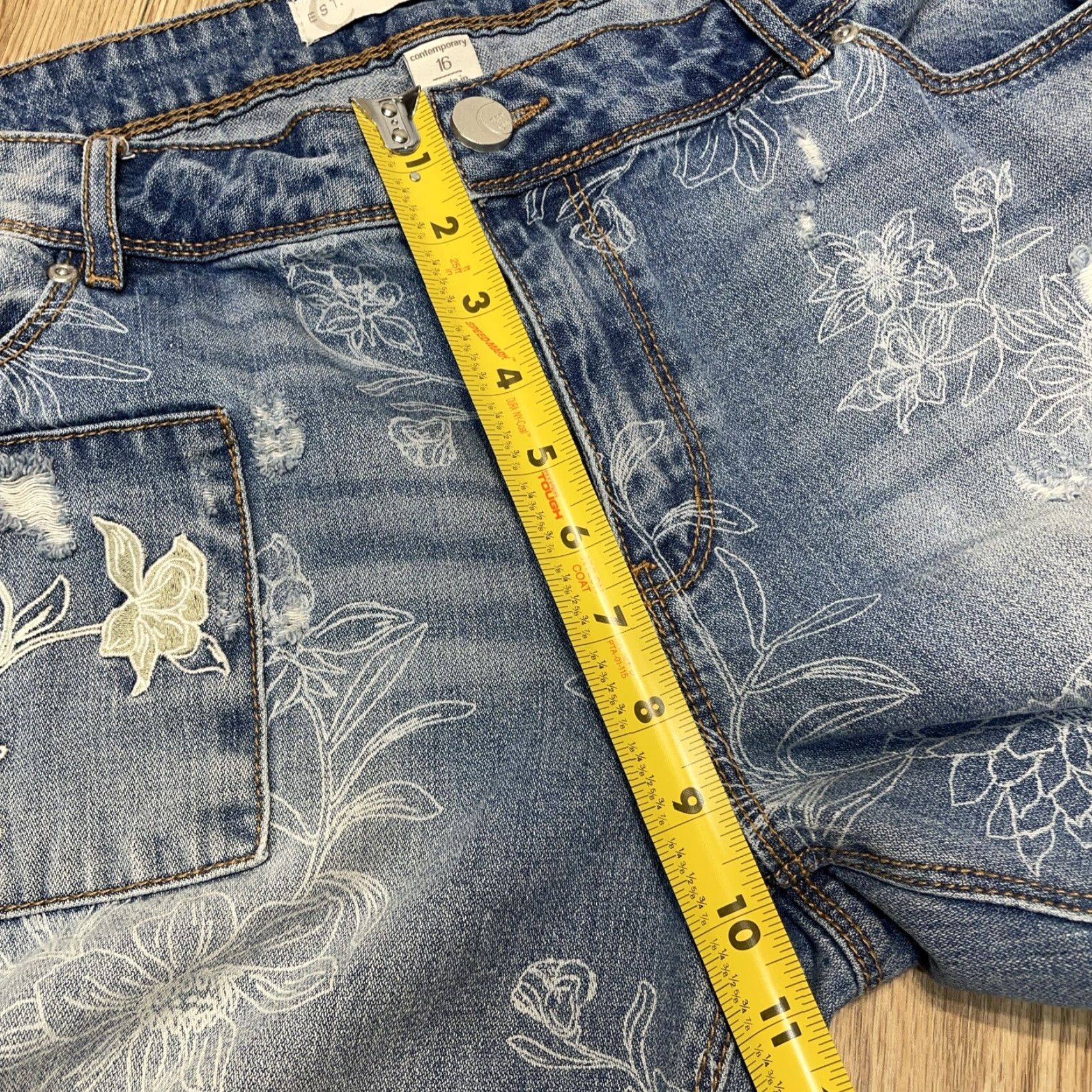 Denime VINTAGE Est. 1948 Denim Cropped Jeans Size 16 Women Blue Distressed Embroidered Size ONE SIZE - 6 Thumbnail