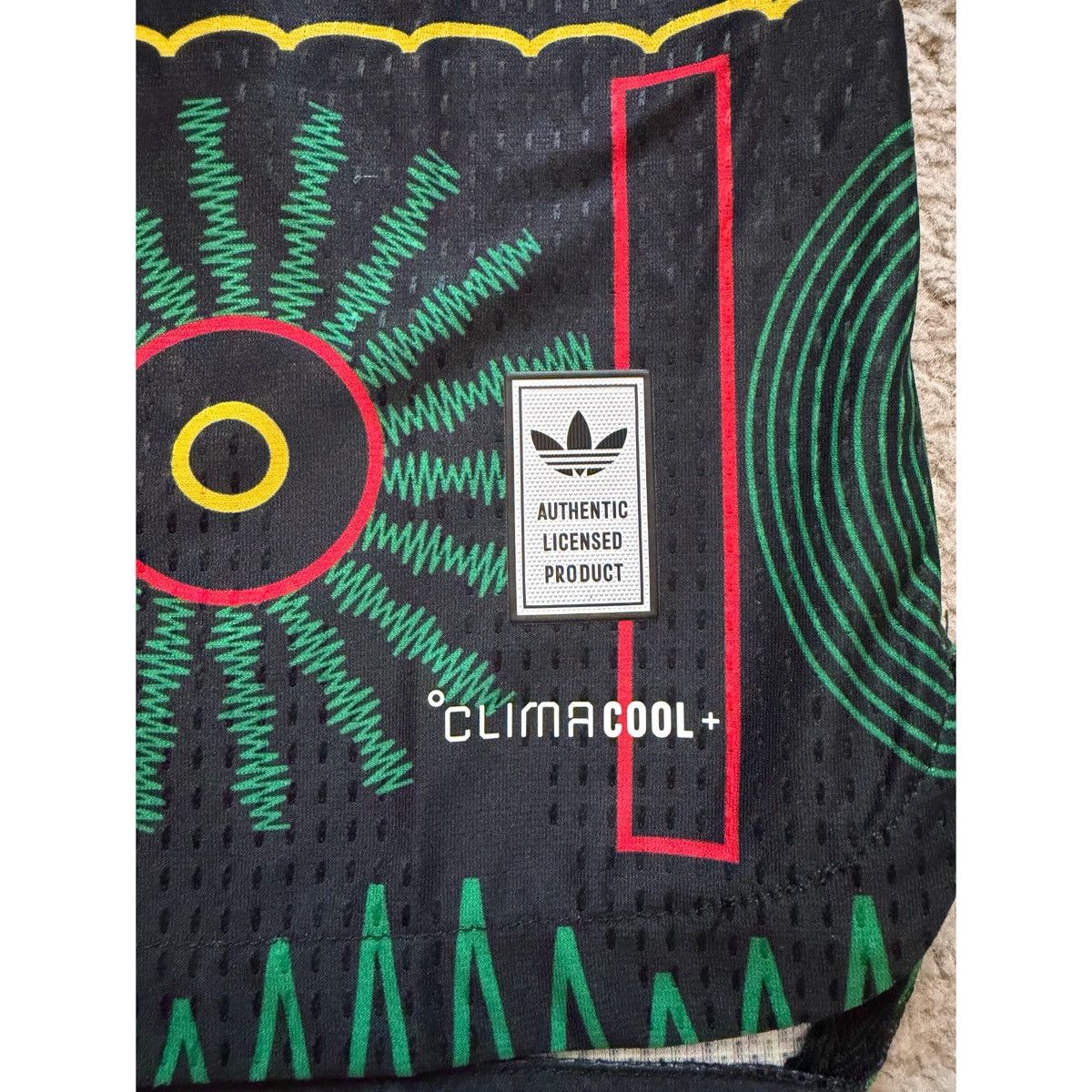 Adidas JAMAICA 26 X BOB MARLEY AWAY AUTHENTIC JERSEY Size US M / EU 48-50 / 2 - 10 Thumbnail
