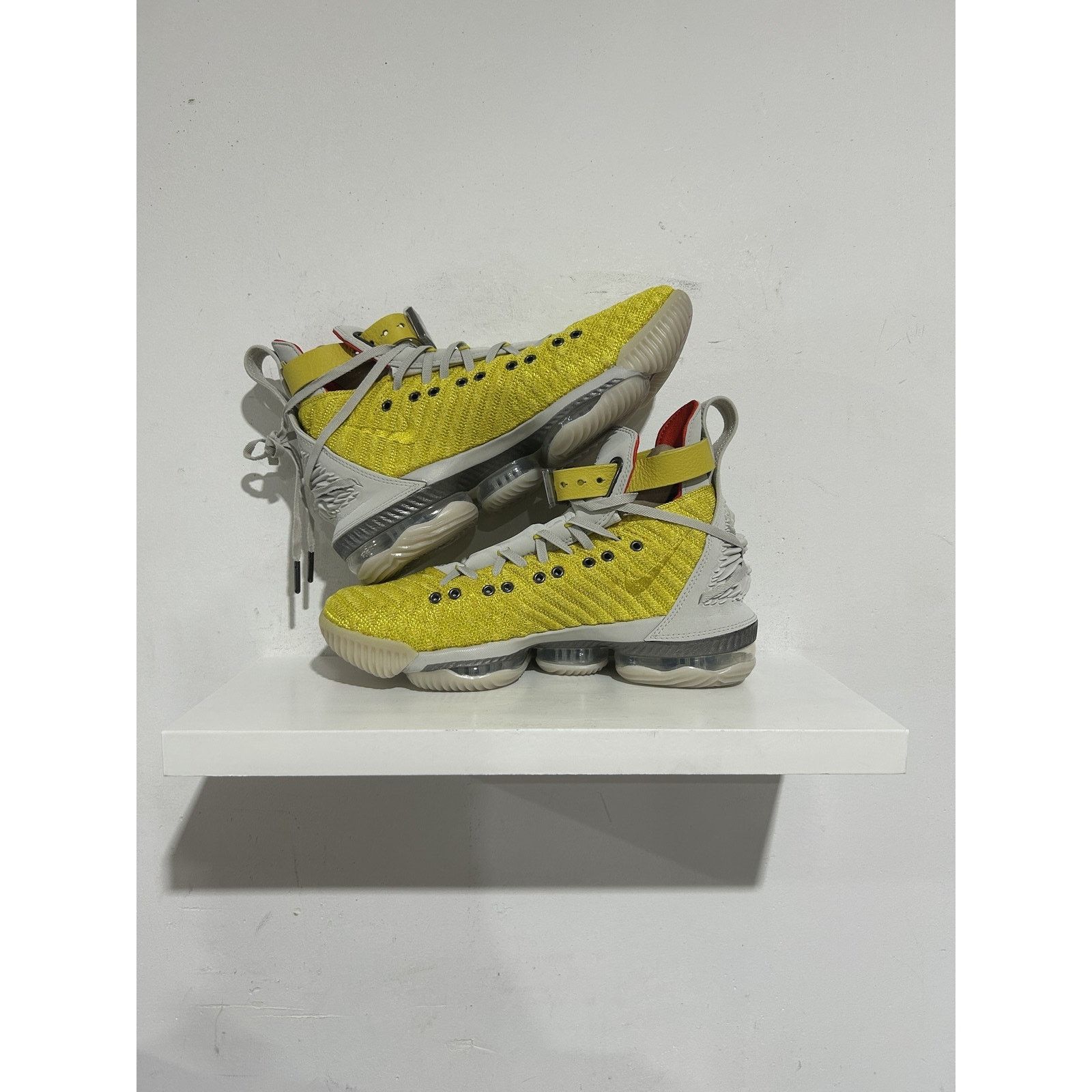 Nike NIKE LEBRON 16 HARLEM FASHION ROW HARLEM STAGE SIZE 7.5 NEW Size US 7.5 / EU 40-41 - 2 Thumbnail