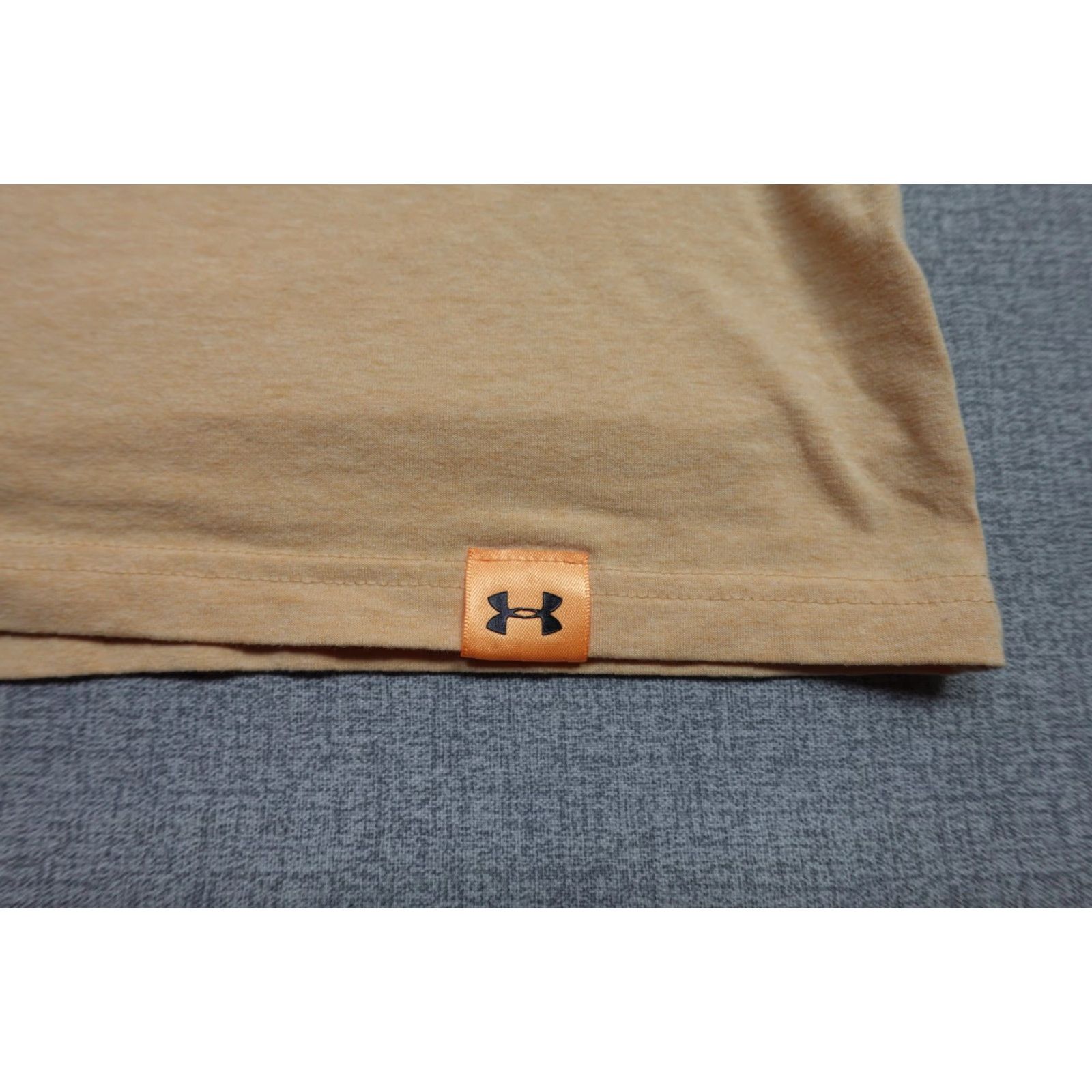 Under Armour Under Armour Shirt Mens Medium Project Rock Bull Graphic HeatGear Athletic Tee Sports Shirt Mens Medium Beige Size US M / EU 48-50 / 2 - 3 Thumbnail