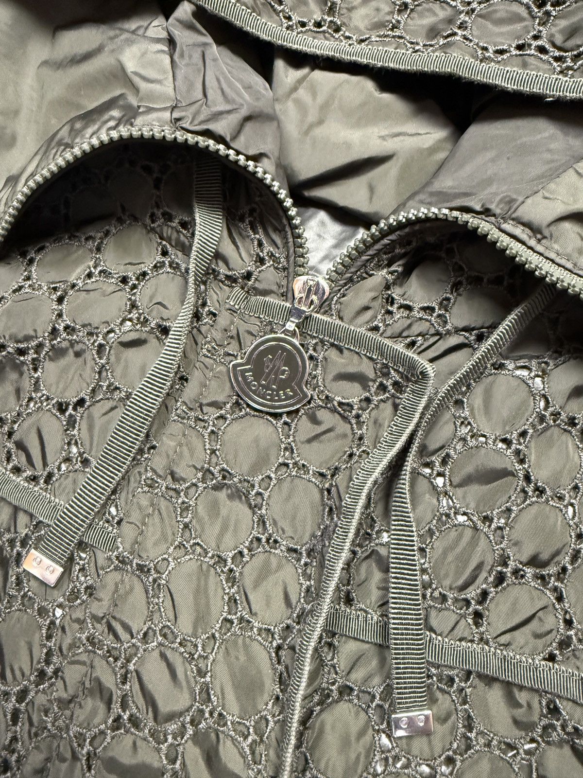 Moncler Moncler Metal Logo Vintage Pattern Jacket Size M / US 6-8 / IT 42-44 - 6 Thumbnail