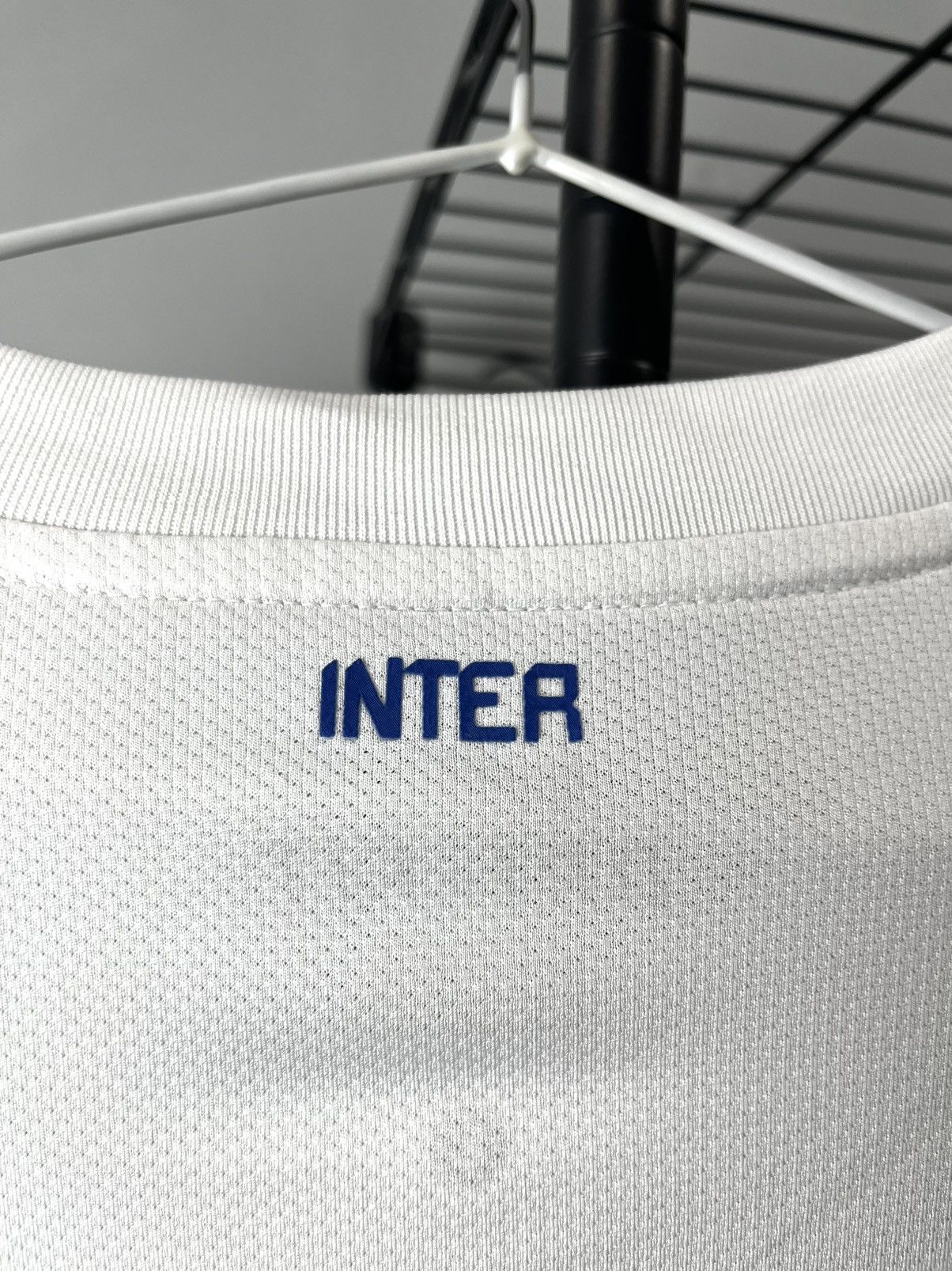 Nike Nike INTER MILAN 2010 2011 AWAY FOOTBALL SHIRT SOCCER JERSEY Size US L / EU 52-54 / 3 - 7 Thumbnail