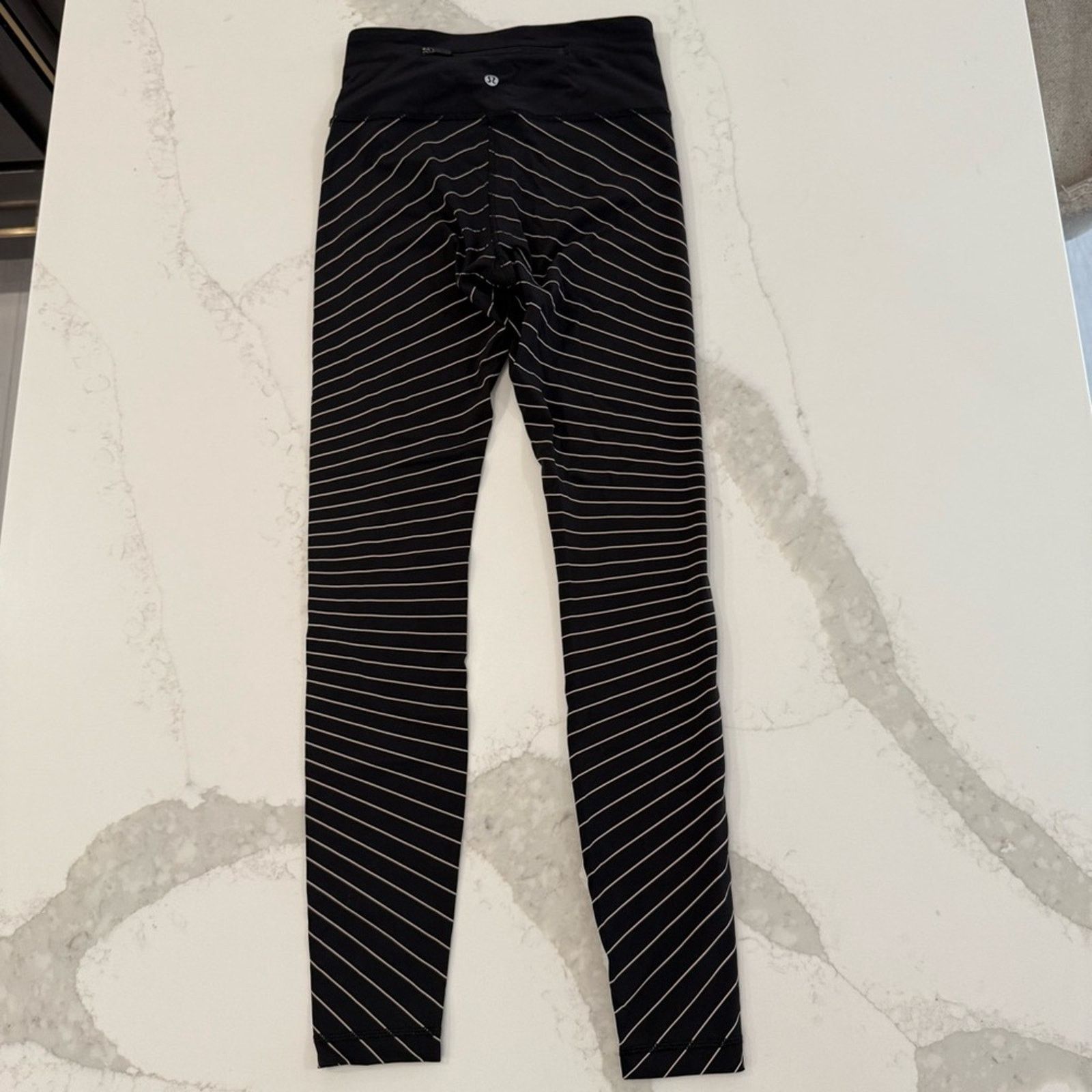 Lululemon Lululemon Athletica Speed Wunder Reflective Tight Women’s 4 Size 27" / US 4 / IT 40 - 6 Thumbnail