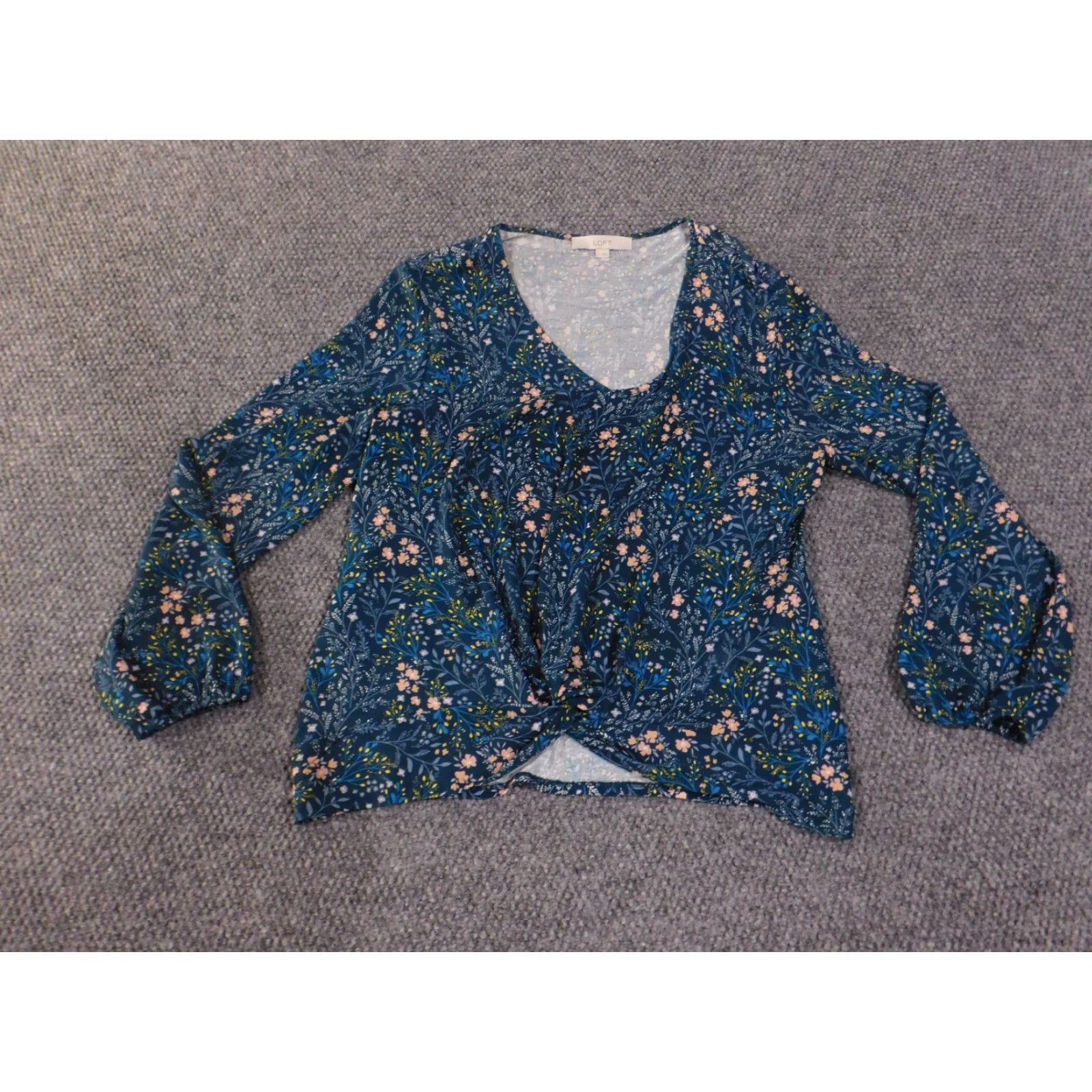 Ann Taylor LOFT Ann Taylor Loft Blouse Woman Regular Medium Blue Floral Long Sleeve V-Neck Lightweight Twist Front Casual Shirt Girls? Wait no. End. Size M / US 6-8 / IT 42-44 - 2 Thumbnail
