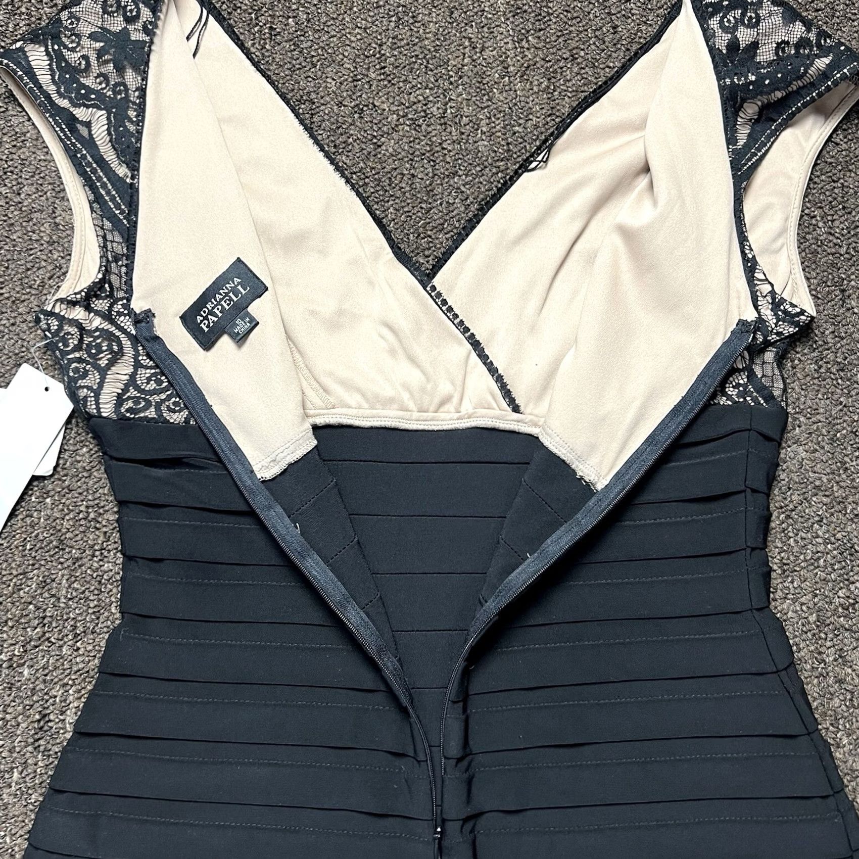 Adrianna Papell Adrianna Papell Womens Black Sleeveless Dress Ribbed Size 10 Sleeveless V-Neck Knee Length Classic Sheath Dress Black Womens Size 10 Size L / US 10 / IT 46 - 7 Thumbnail